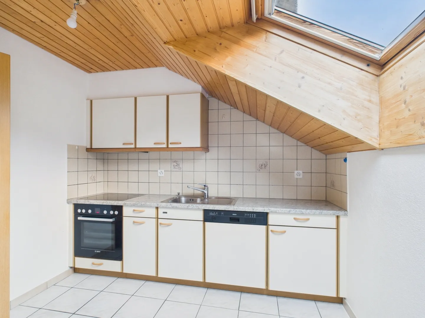 Spazioso appartamento elegante 4.5 stanze vicino a scuole e trasporti, Val-de-Travers - Foto 2 di 9