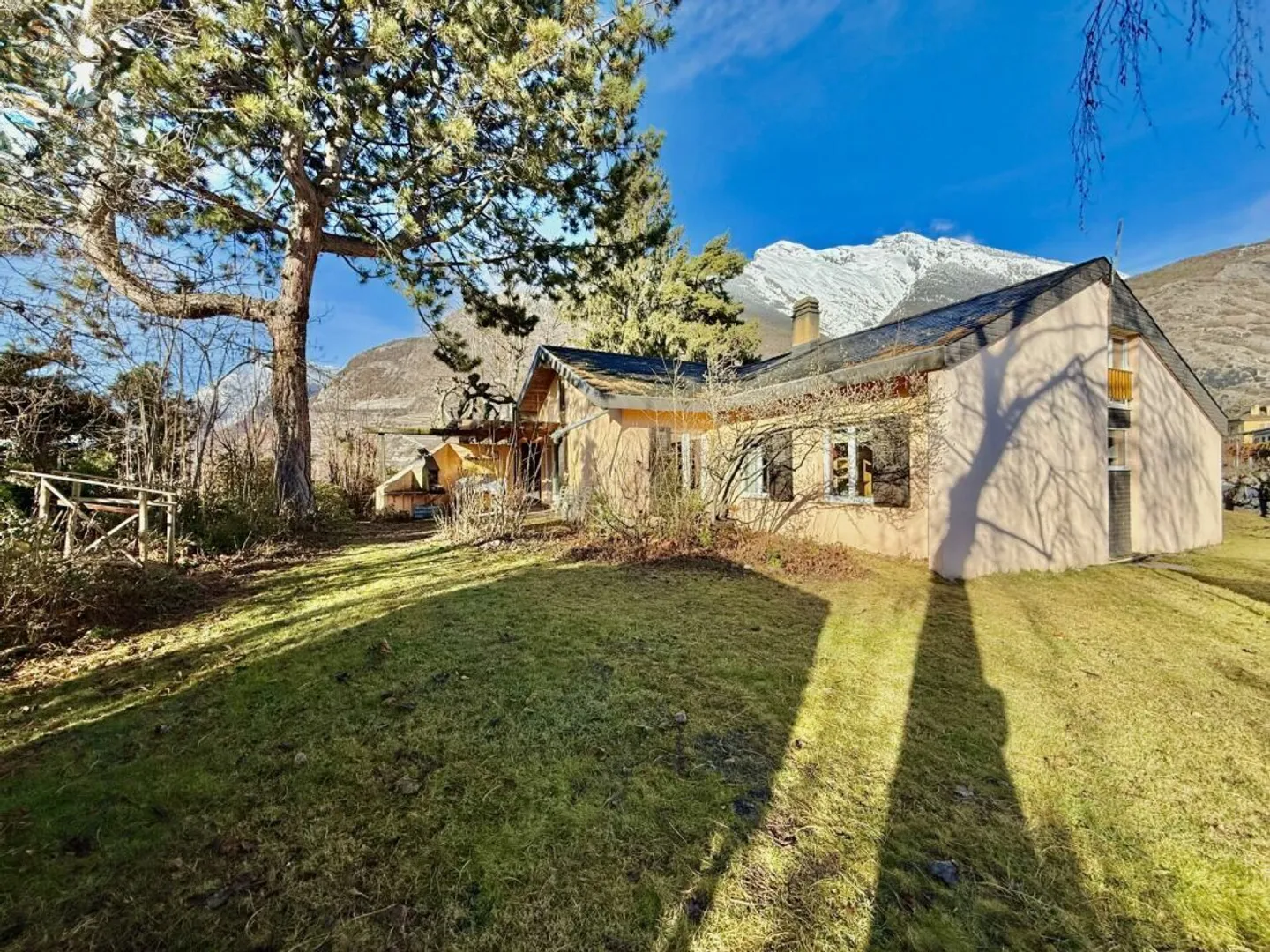 Family Villa in Ardon - Photo 11 of 13