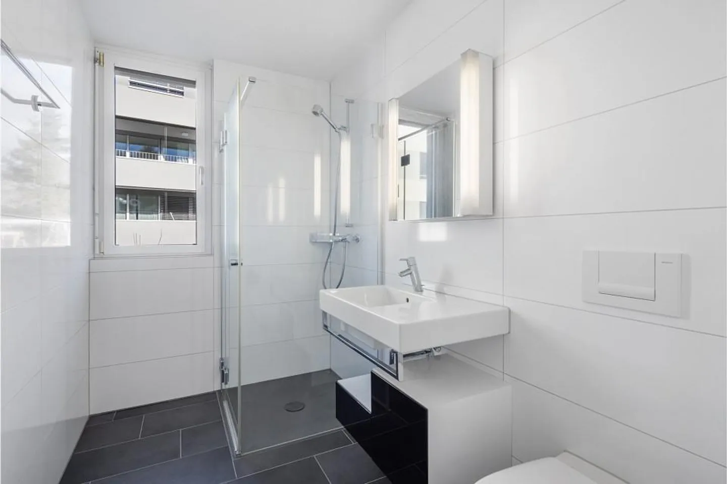 Appartement en attique de 5,5 pièces avec terrasse spacieuse - Photo 6 sur 6