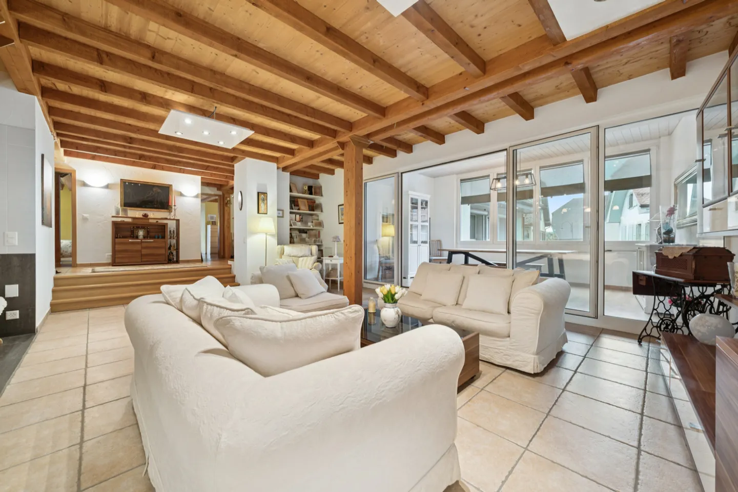 Spacieux appartement 4.5 pièces avec loggia à Champagne - Photo 2 sur 13