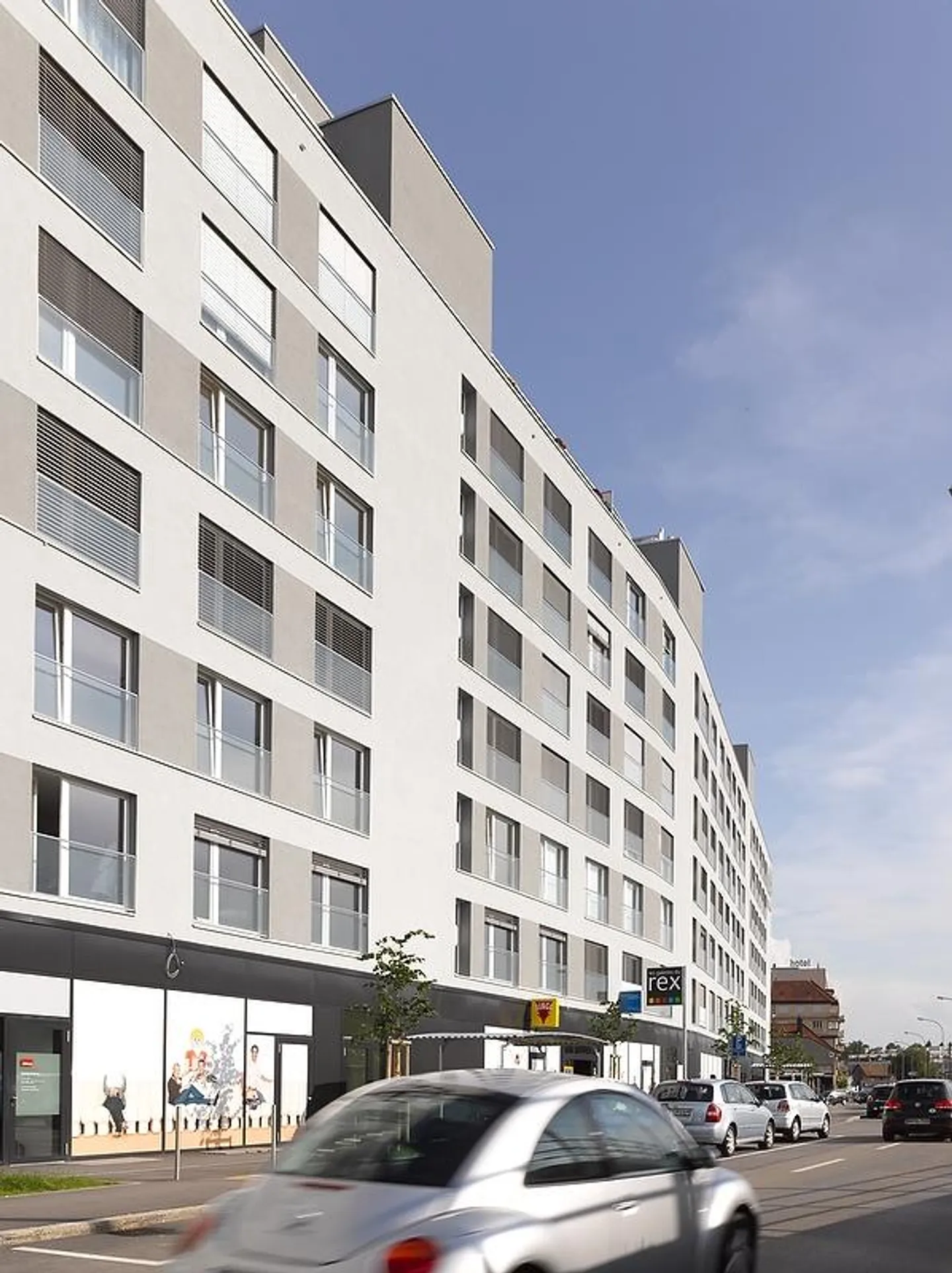 Opportunità rara: arcate commerciali nel cuore del centro! - Foto 3 di 4