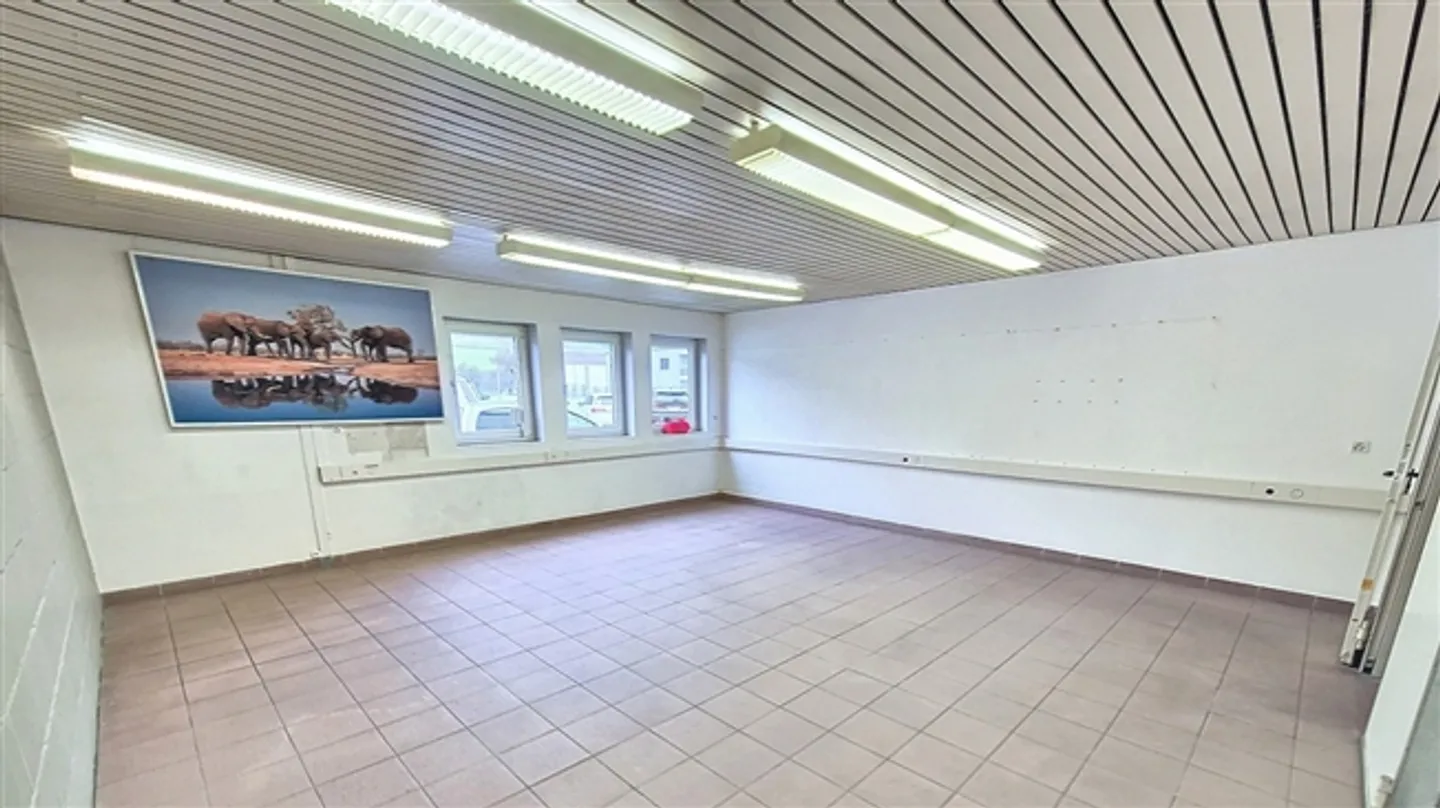 Industrial Hall of 790 m2 (Lot 2) in Lucens / VD - Photo 6 of 8