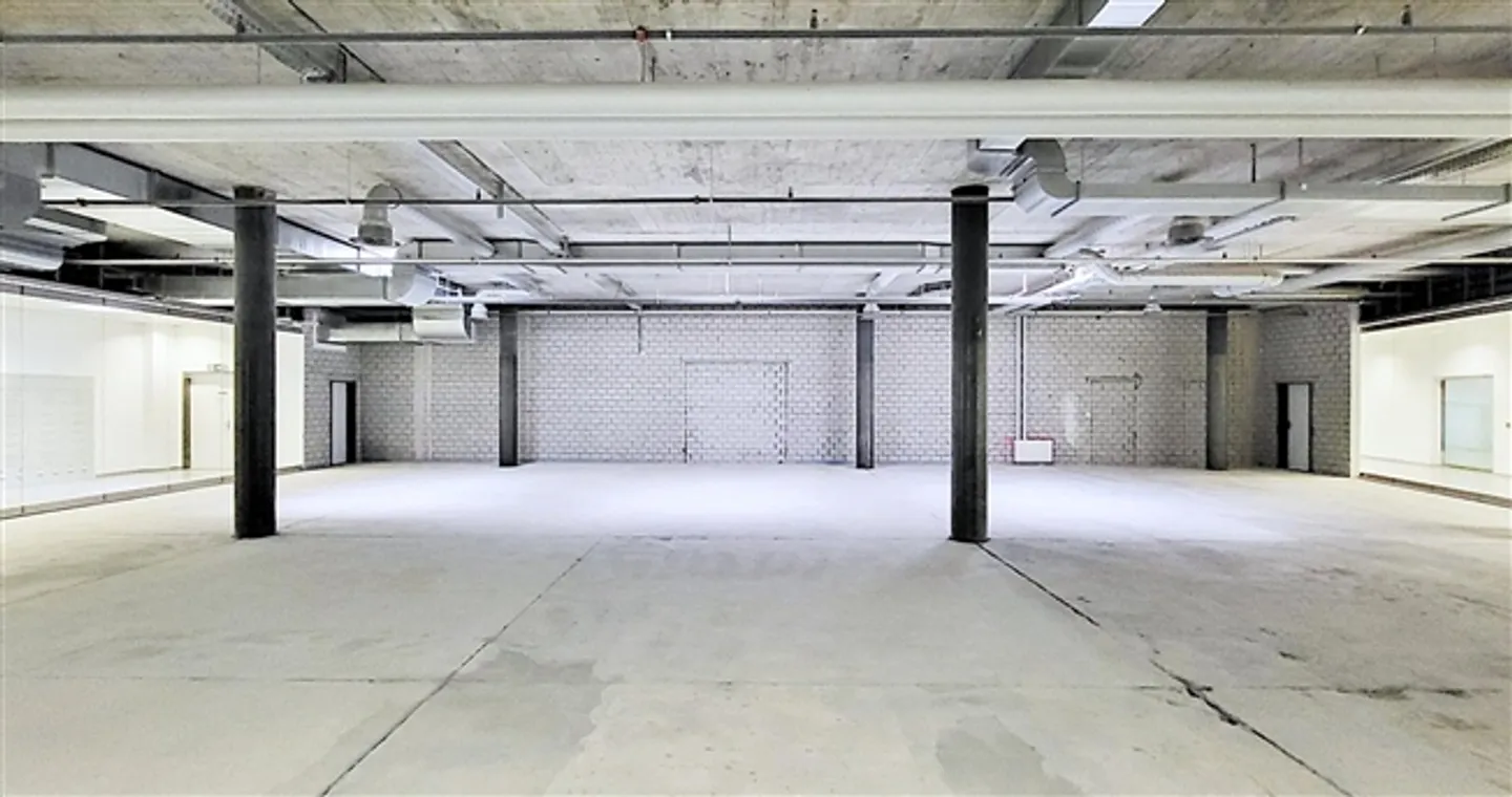 Exciting retail spaces right next to PureGym - Photo 3 of 7