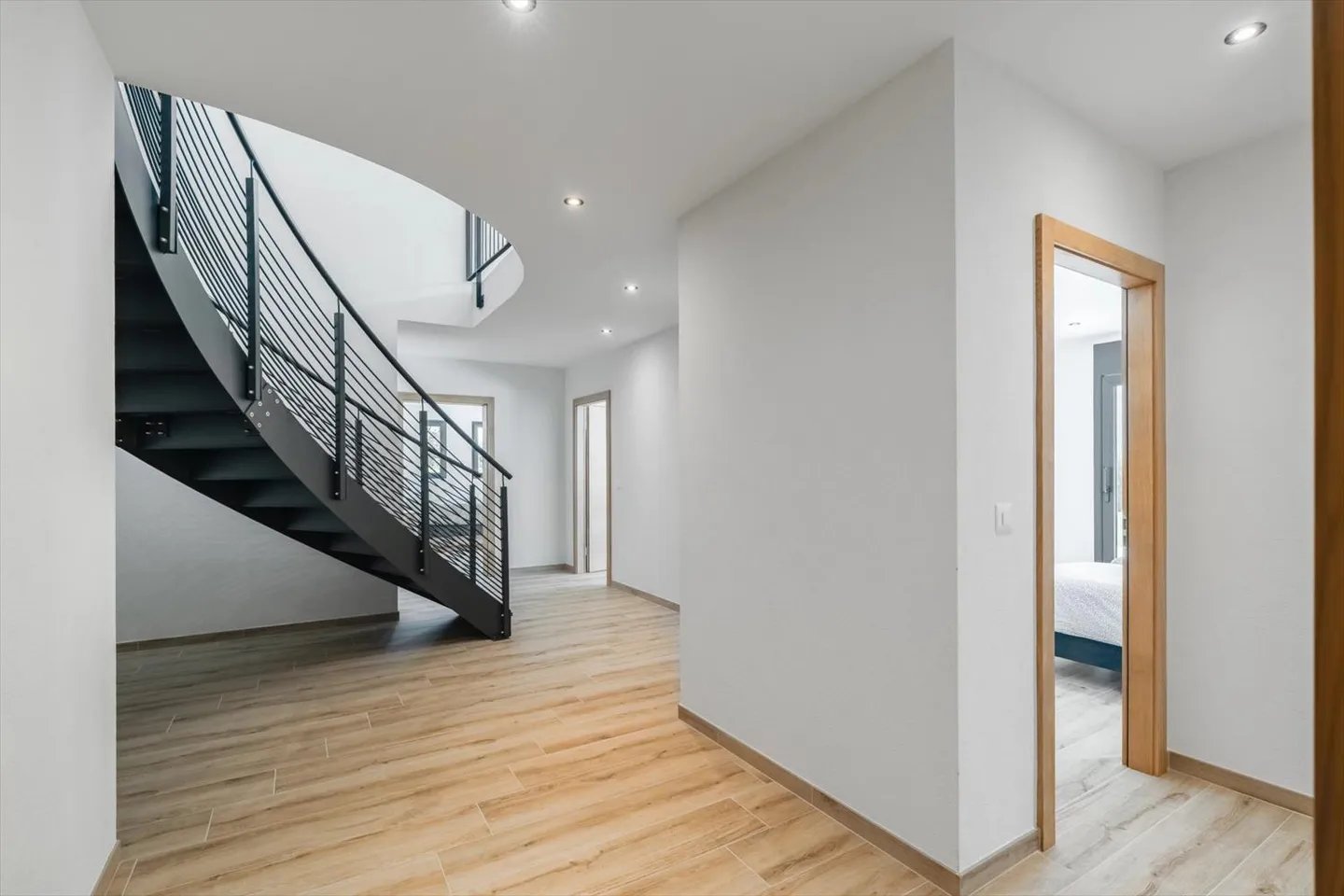 Nuovo chalet a Crans-Montana con vista panoramica. - Foto 9 di 13