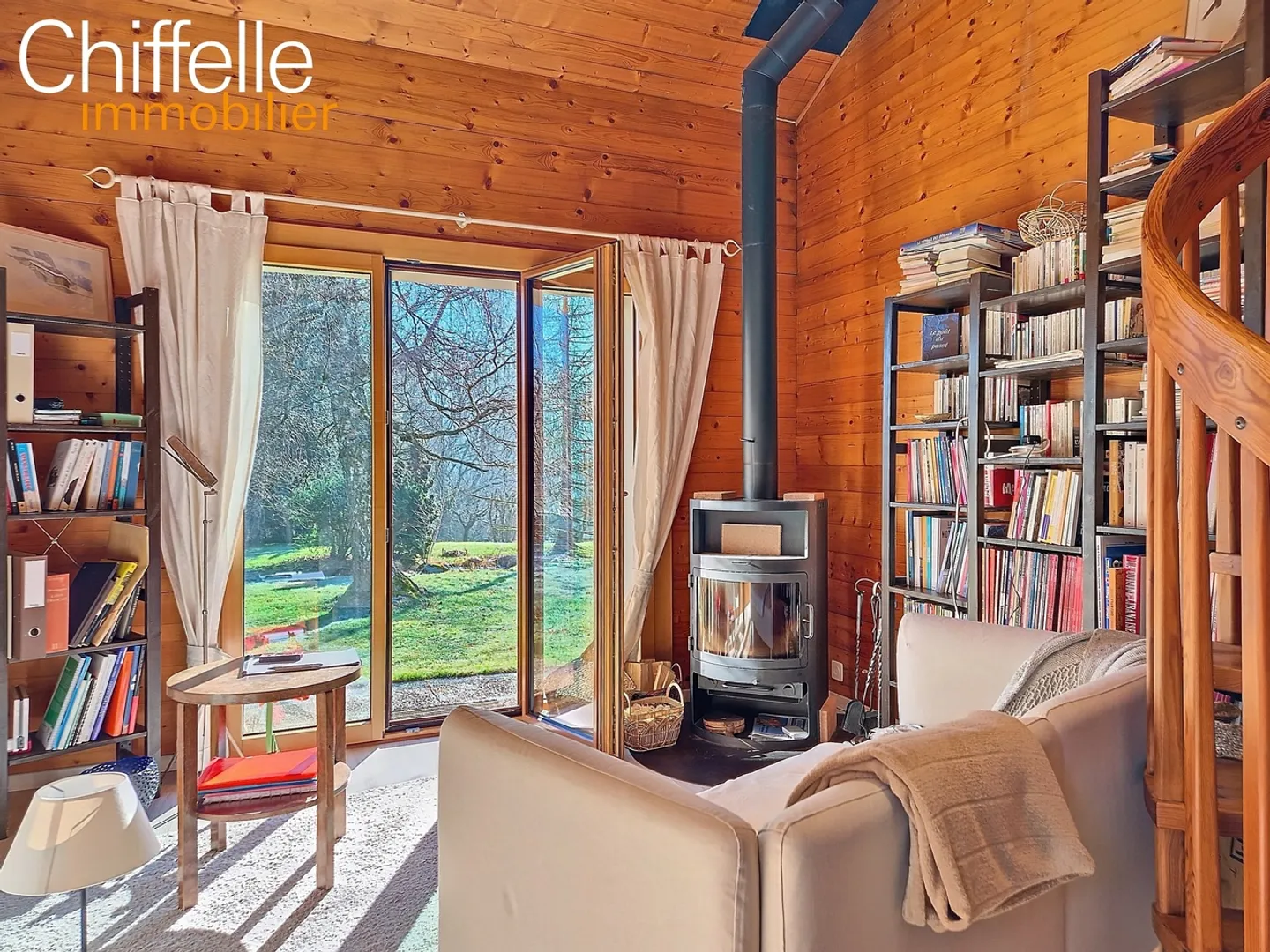 Bella proprietà con 3 unità e grande giardino - Foto 10 di 12