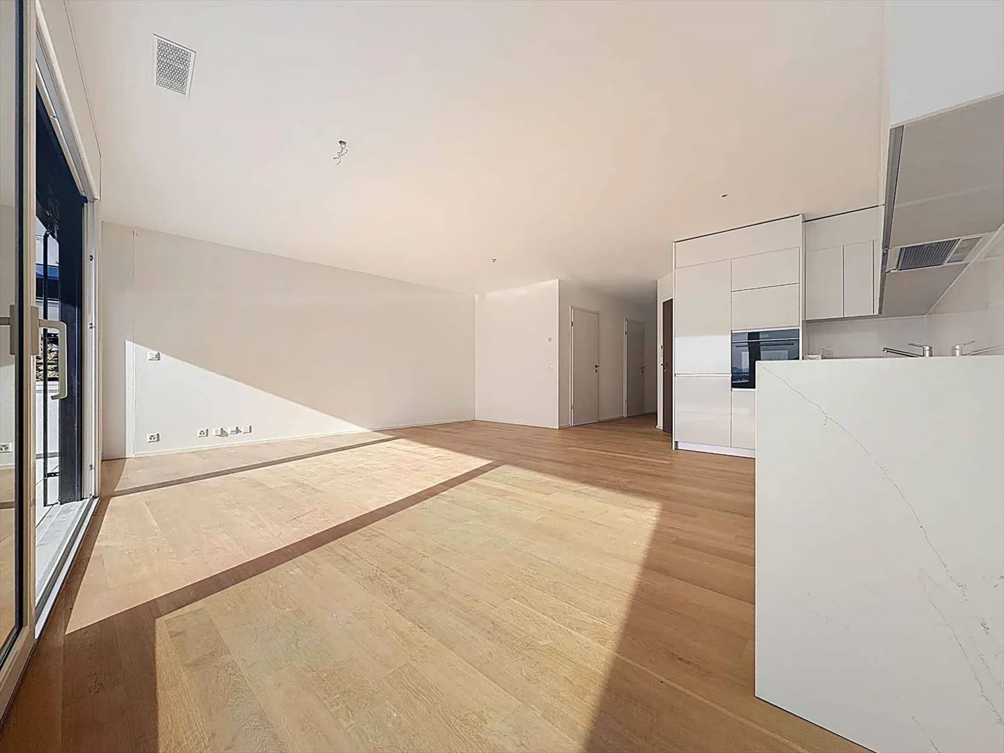 UNIQUE! Attique de 2.5 pièces de 68m2 avec 2 terrasses et vue panoramique sur le - Photo 3 sur 13