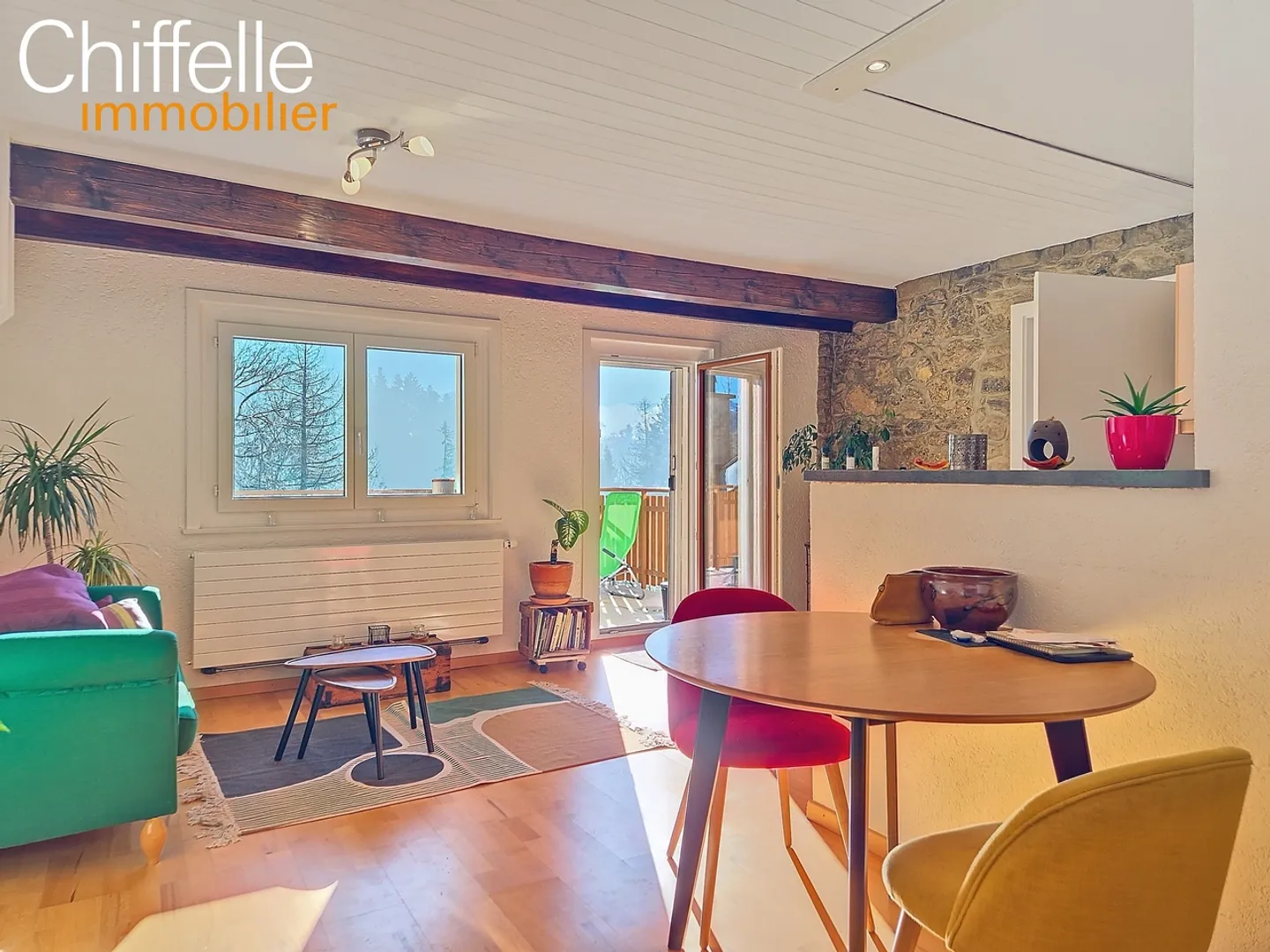 Bella proprietà con 3 unità e grande giardino - Foto 11 di 12