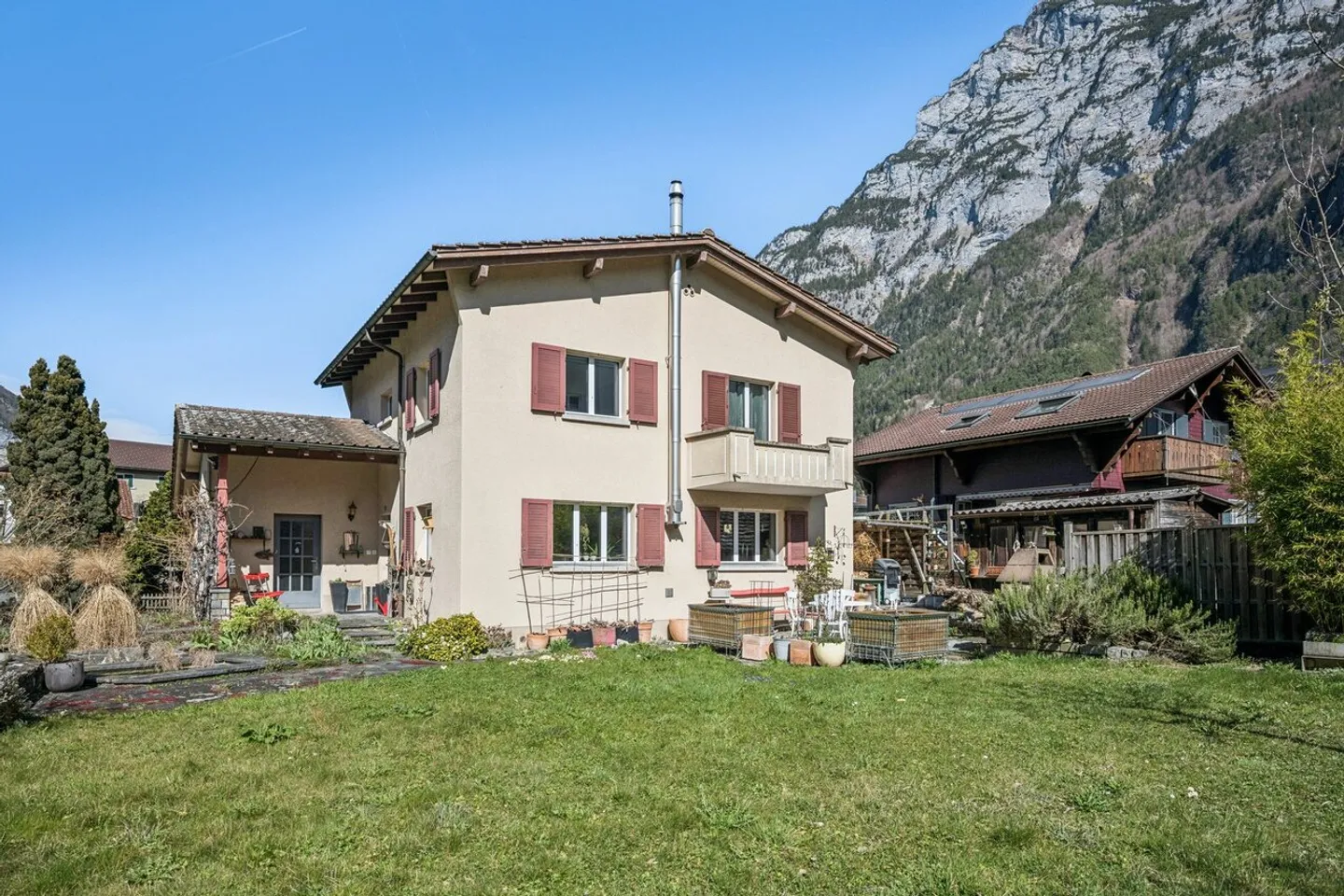 Vivre là où les montagnes sont à portée de main - Photo 1 sur 8