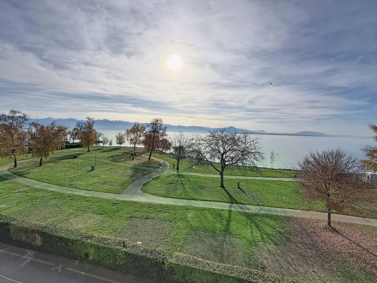 UNIQUE! Attique de 2.5 pièces de 68m2 avec 2 terrasses et vue panoramique sur le - Photo 9 sur 13