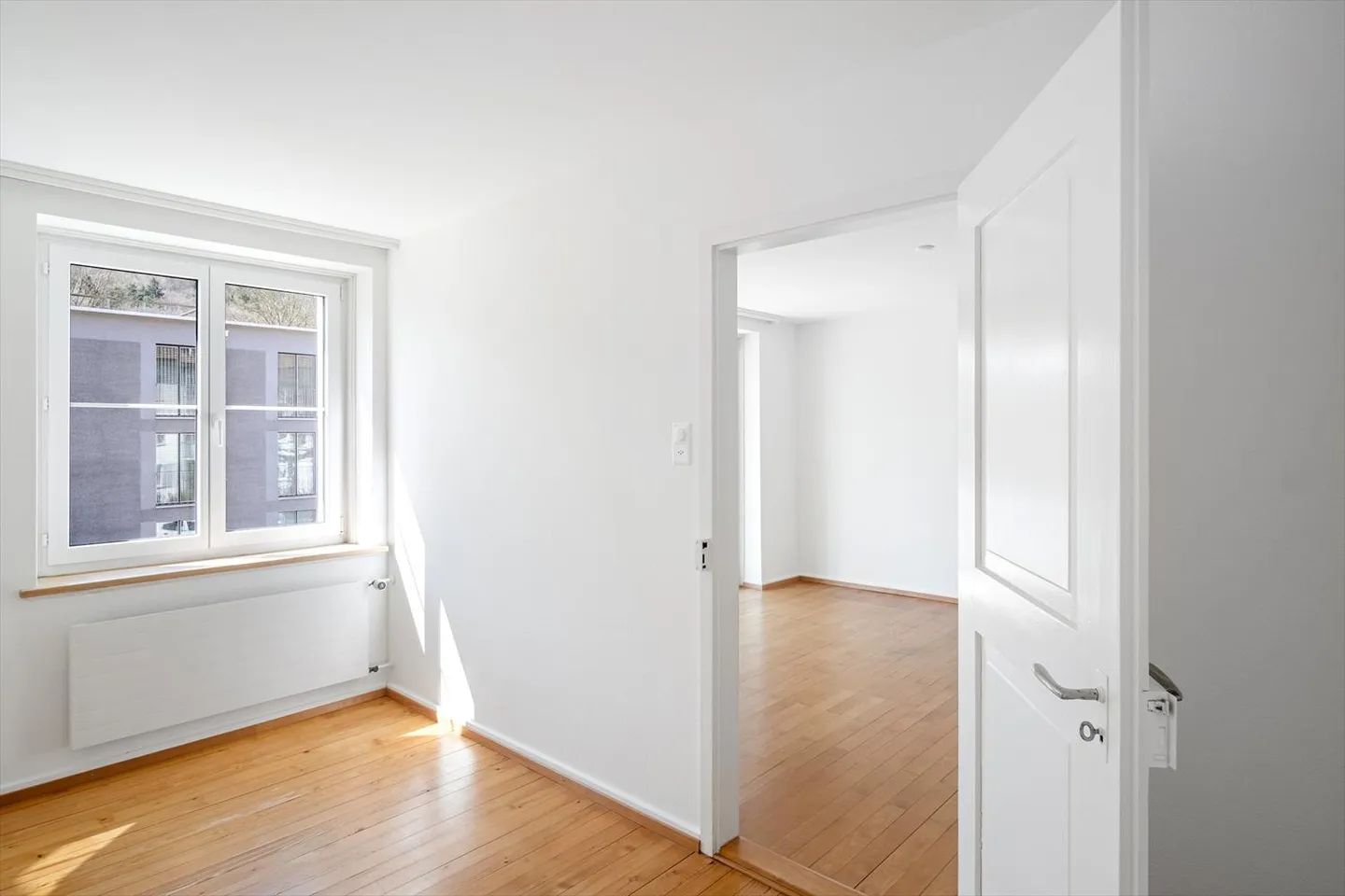 Central Veltheim within 10 minutes walking to the train station "RENT WITHOUT DEPOSIT" - Photo 3 of 10