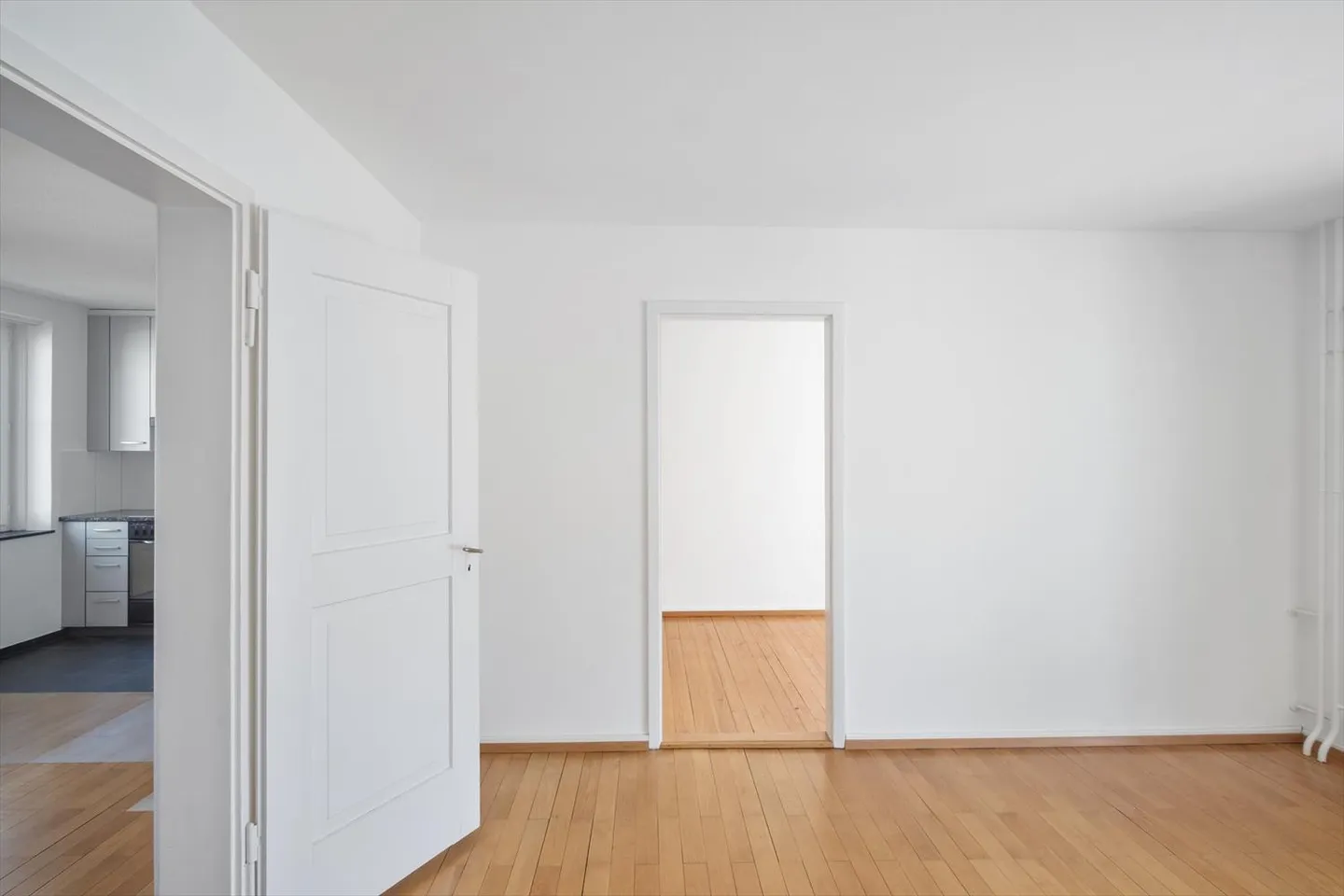 Central Veltheim within 10 minutes walking to the train station "RENT WITHOUT DEPOSIT" - Photo 5 of 10