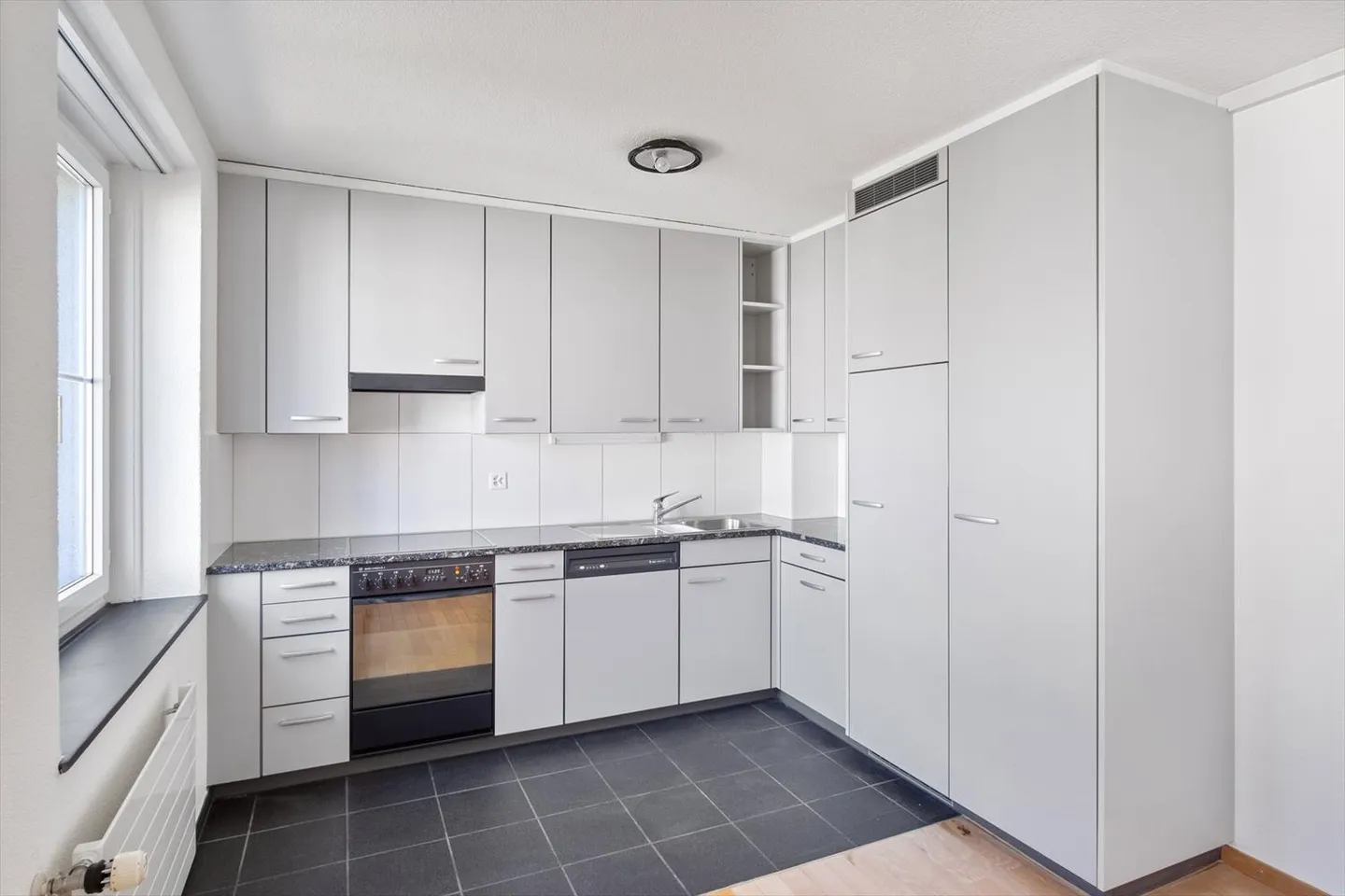 Central Veltheim within 10 minutes walking to the train station "RENT WITHOUT DEPOSIT" - Photo 6 of 10