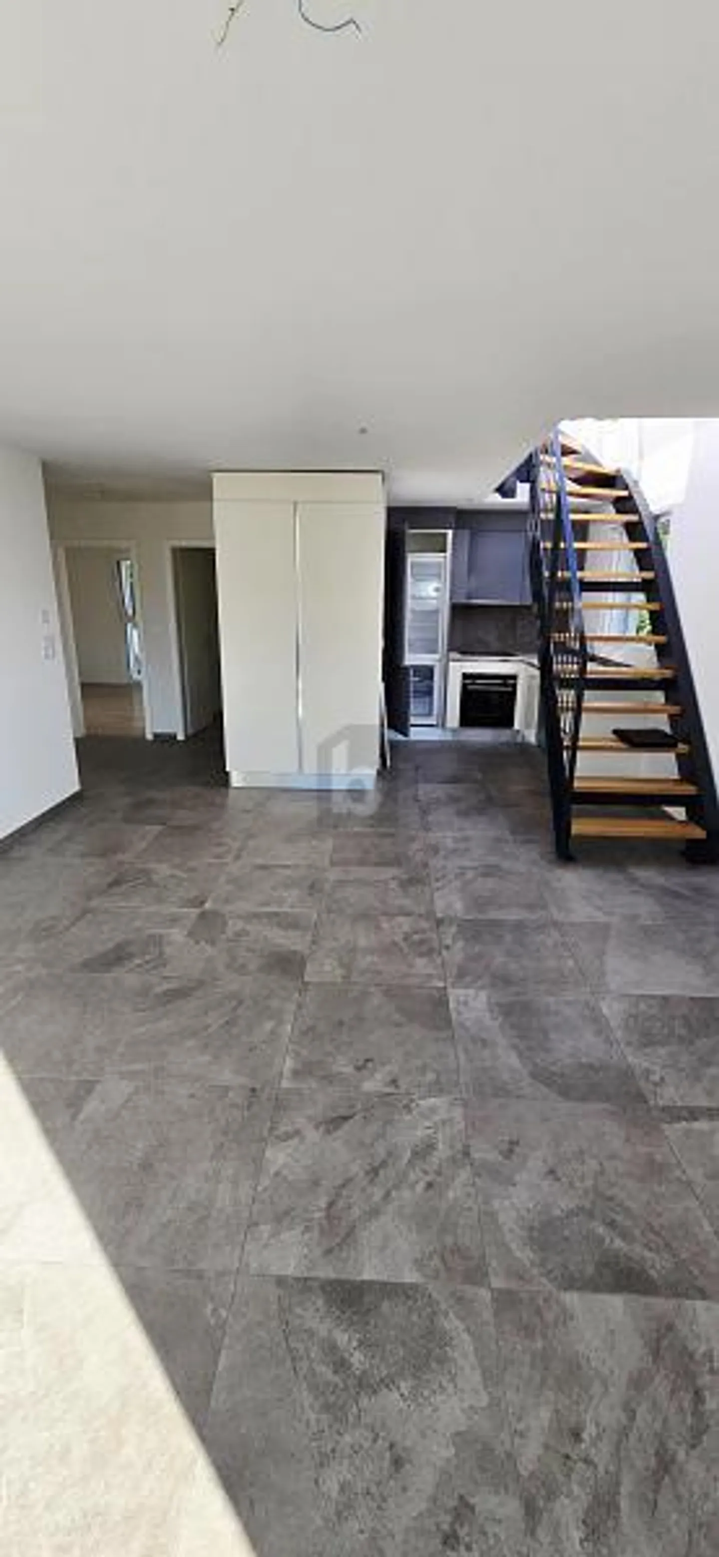 APPARTEMENT MAGNIFIQUE AVEC ROOFTOP - Photo 3 sur 5