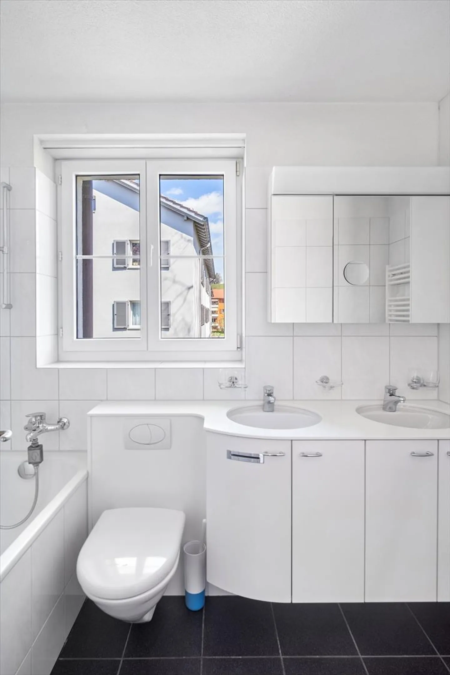 Central Veltheim within 10 minutes walking to the train station "RENT WITHOUT DEPOSIT" - Photo 7 of 10