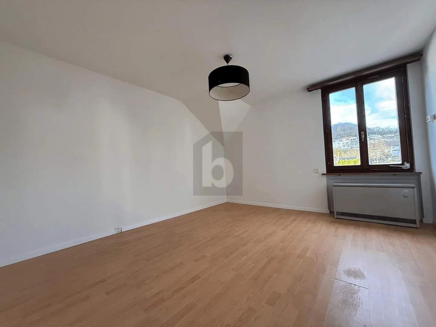 Charmante Wohnung mit Grosser Terrasse - Foto 2 von 6