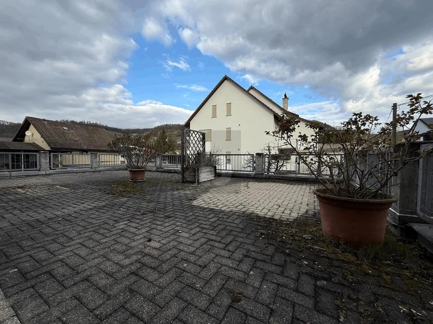 Charmante Wohnung mit Grosser Terrasse - Foto 3 von 6