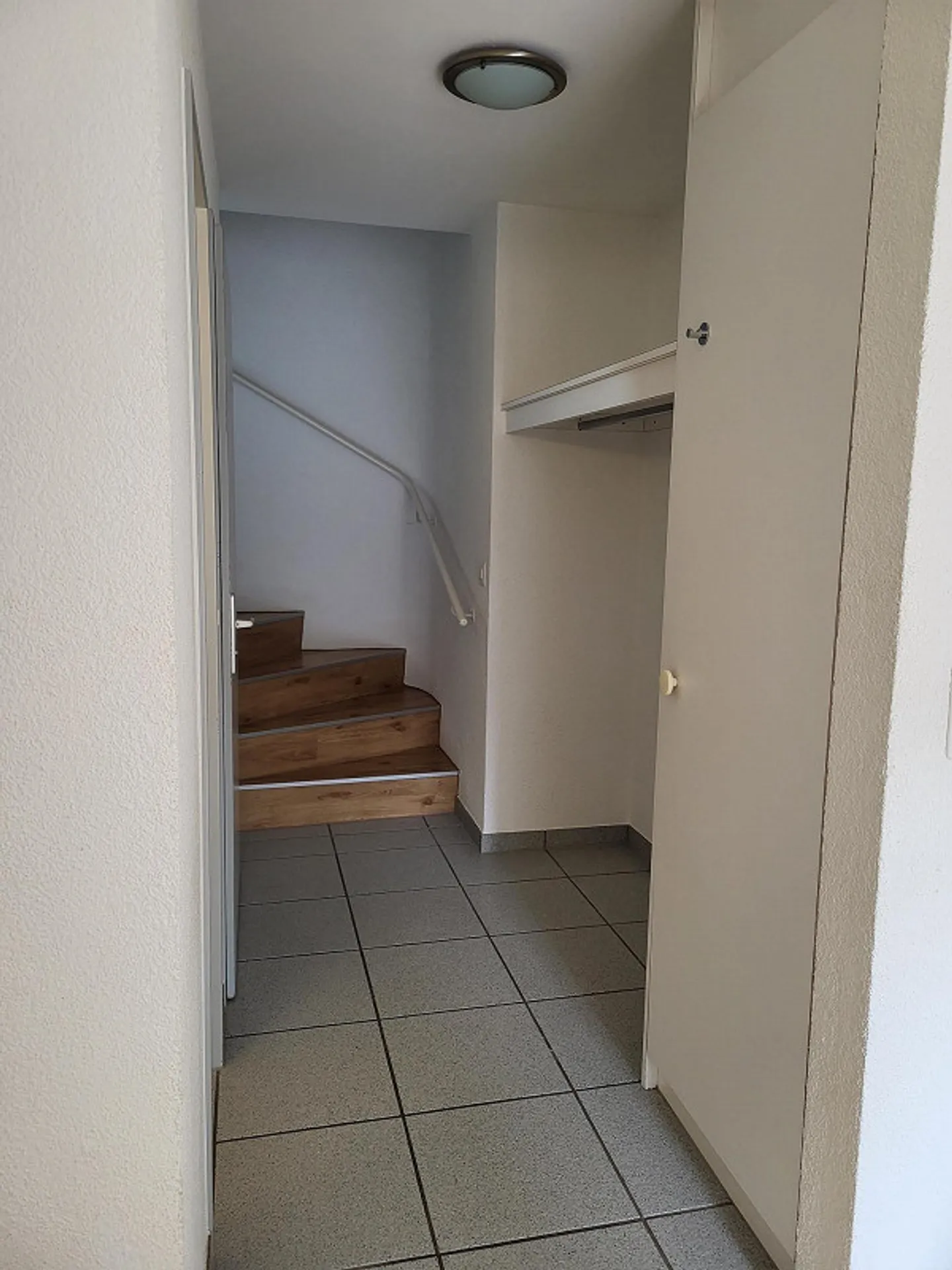 Ampio appartamento duplex di 3,5 locali - Foto 8 di 10