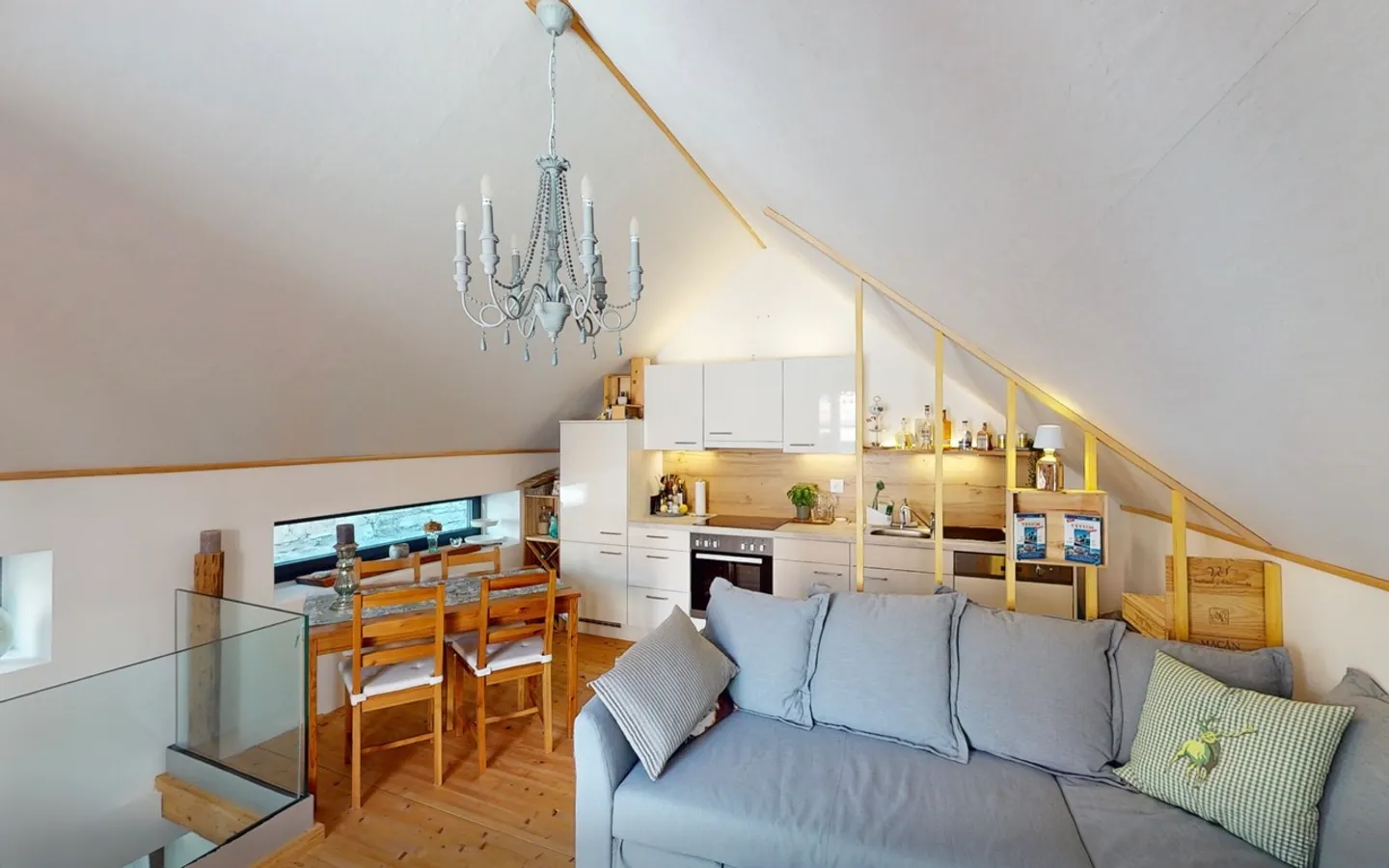 Charming Rustic in Verdasio – Your Retreat! - Photo 2 of 13