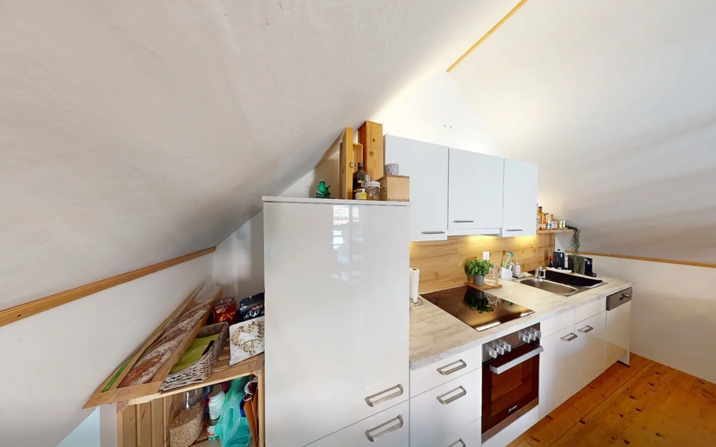 Charming Rustic in Verdasio – Your Retreat! - Photo 3 of 13