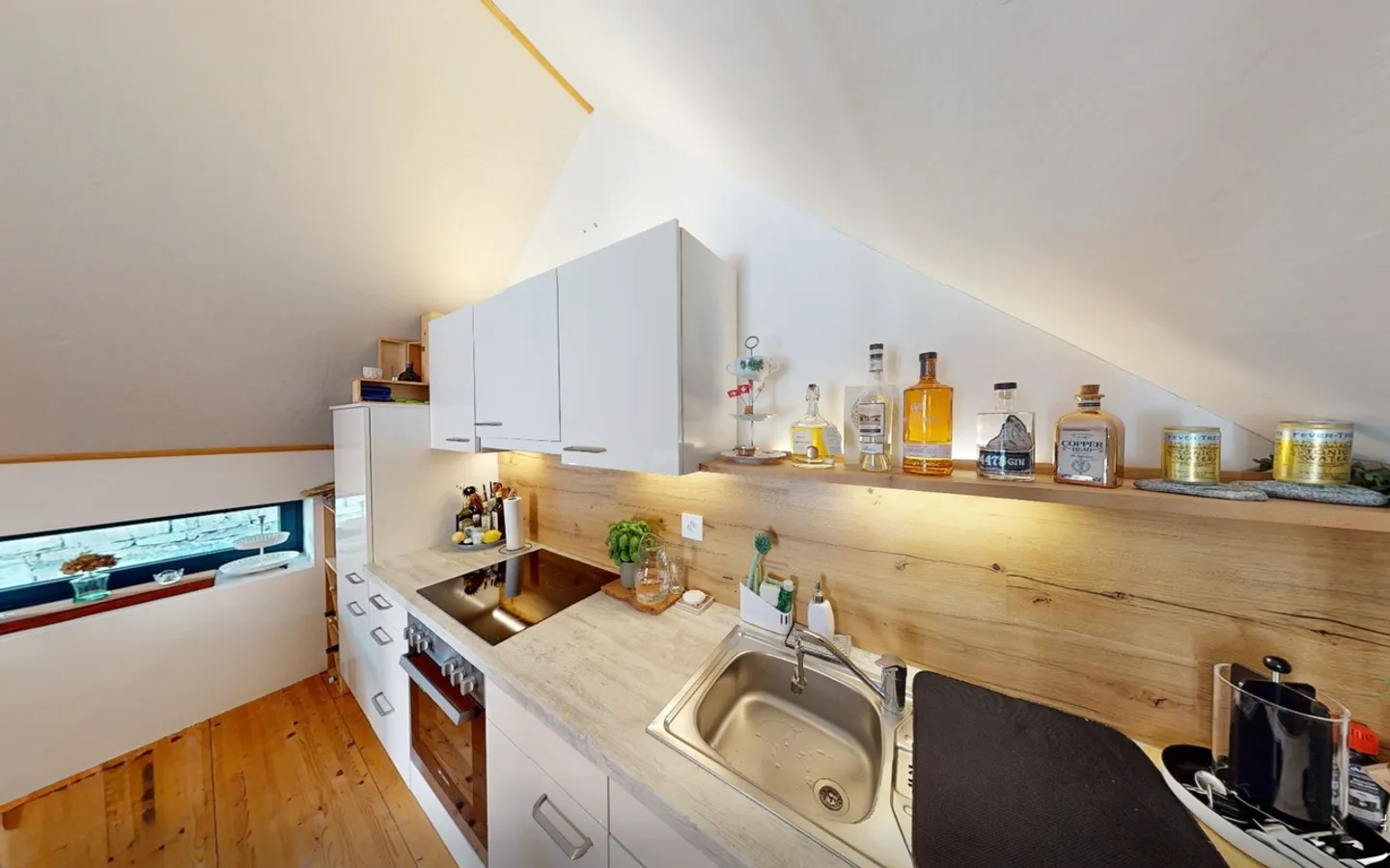 Charming Rustic in Verdasio – Your Retreat! - Photo 4 of 13