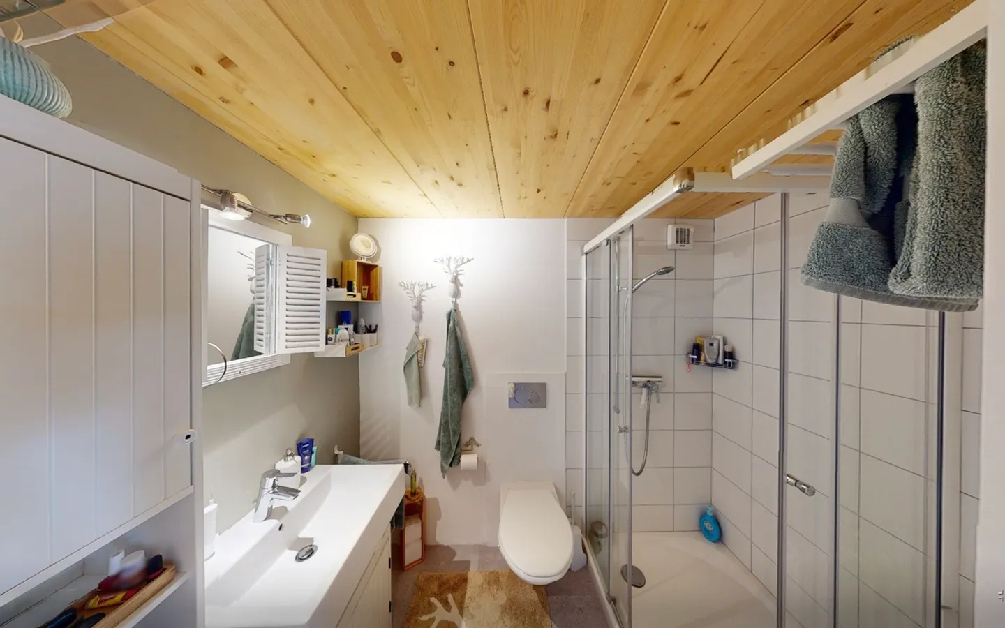 Charming Rustic in Verdasio – Your Retreat! - Photo 7 of 13