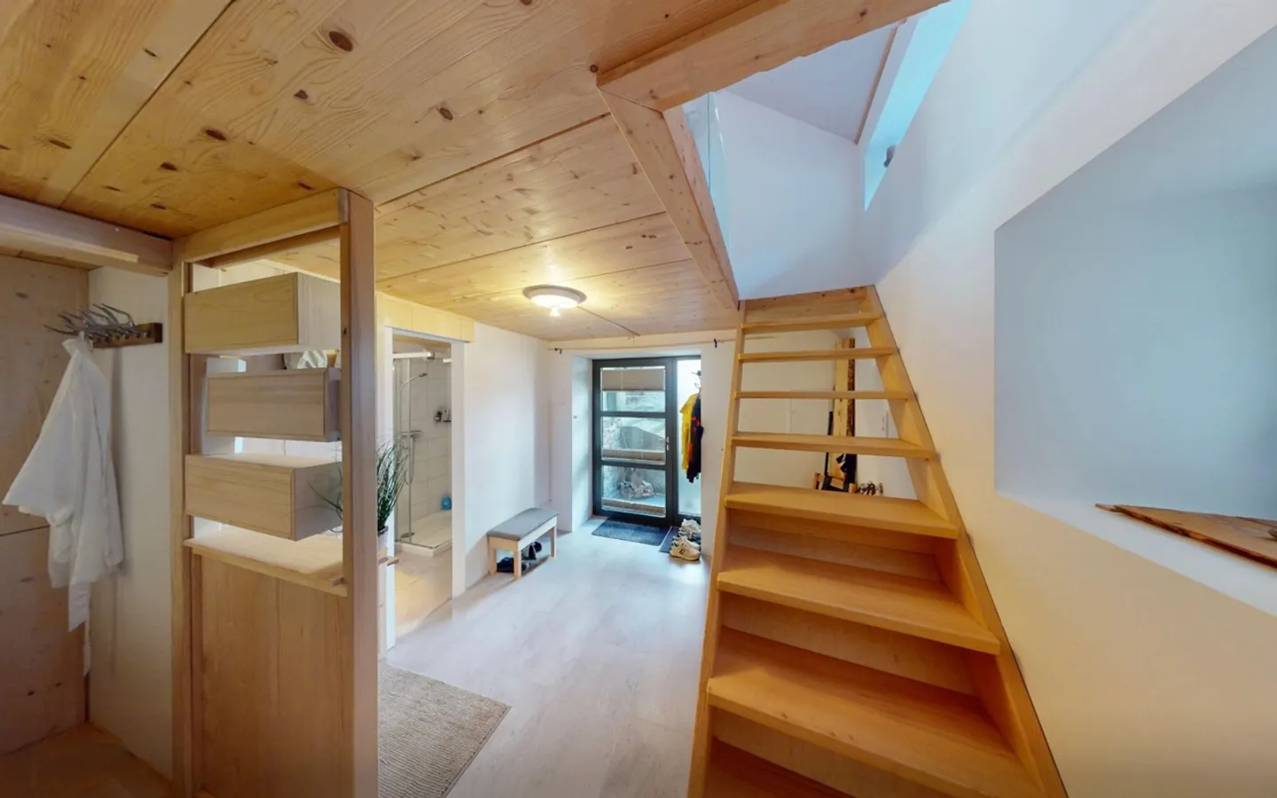 Charming Rustic in Verdasio – Your Retreat! - Photo 8 of 13