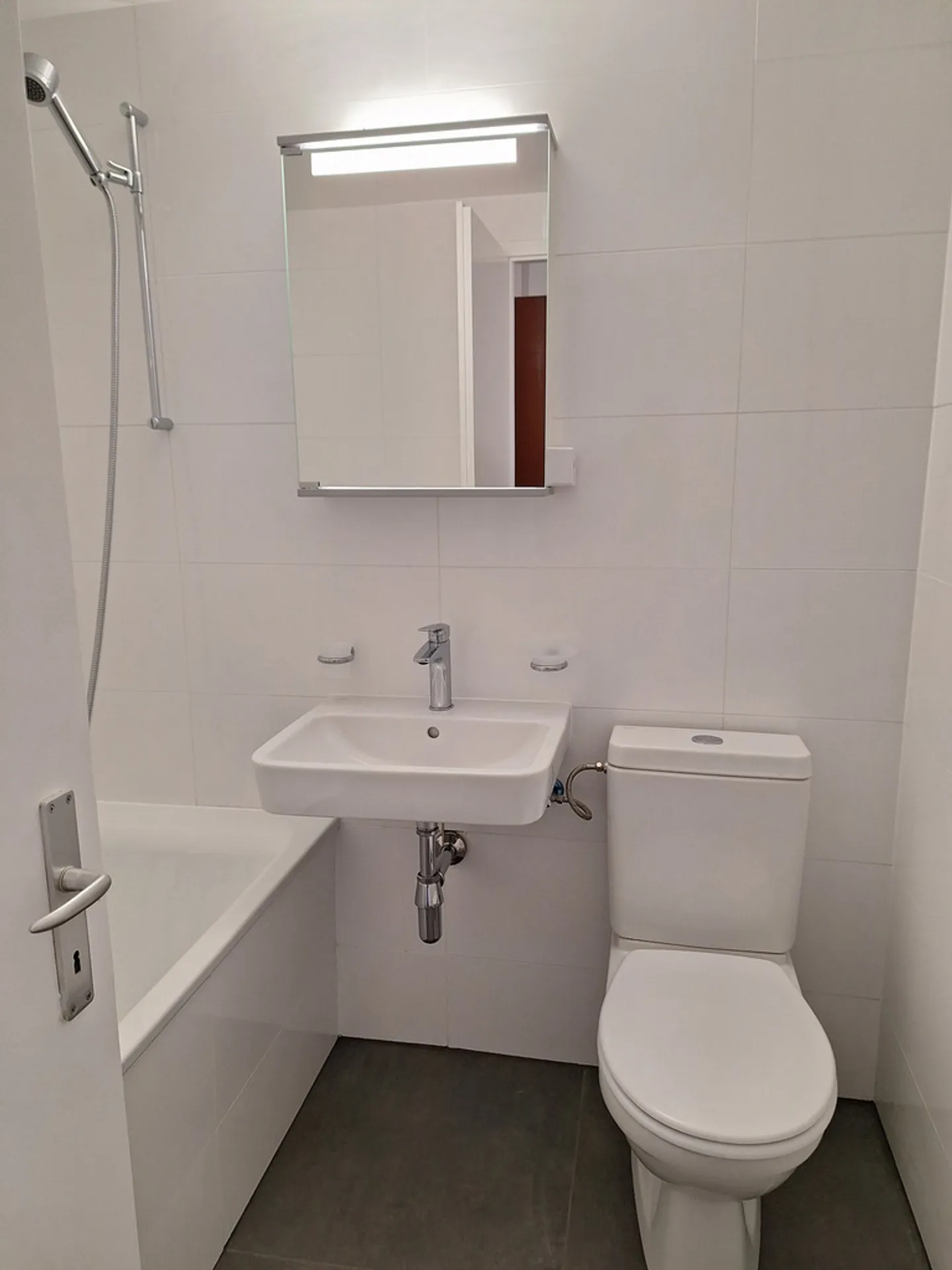 Studio ristrutturato con gusto - Foto 2 di 4