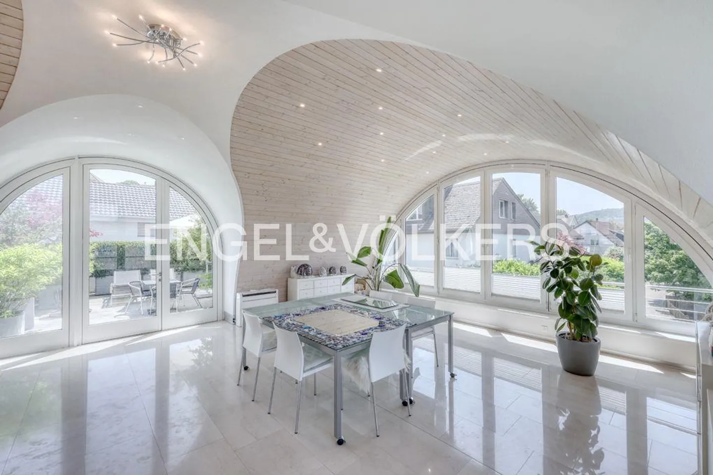 Eleganz trifft Kreativität - Exklusives Wohnen mit Atelier/Büro - Foto 4 von 12