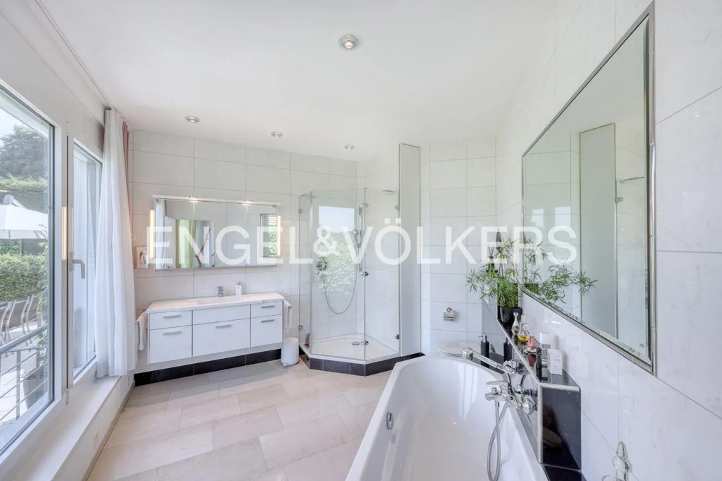 Eleganz trifft Kreativität - Exklusives Wohnen mit Atelier/Büro - Foto 9 von 12