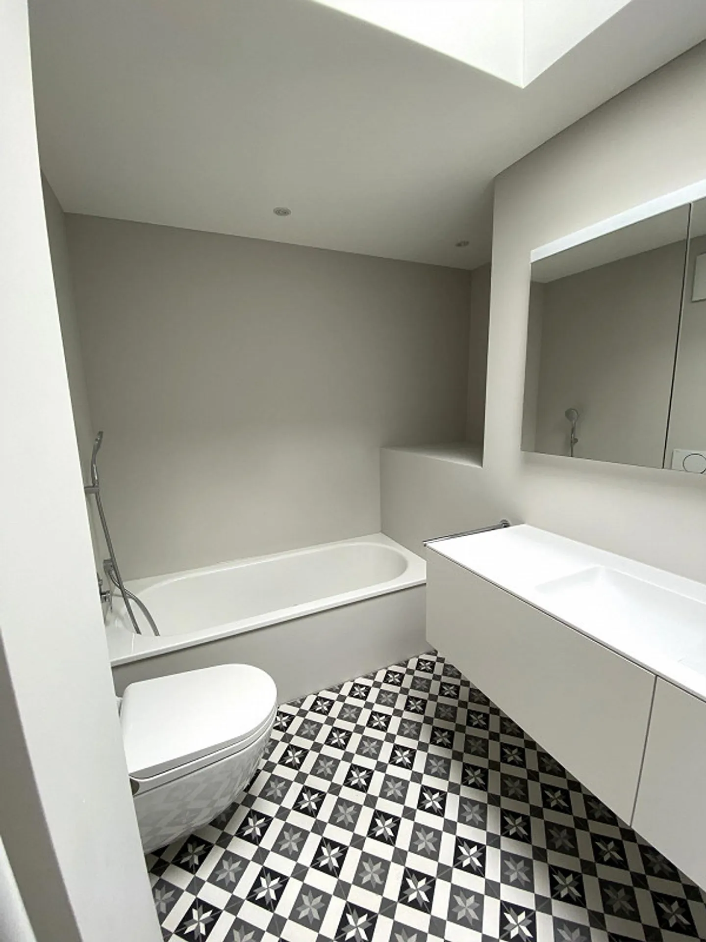 Vivre à un niveau élevé - appartement en attique exclusif en duplex - Photo 10 sur 12