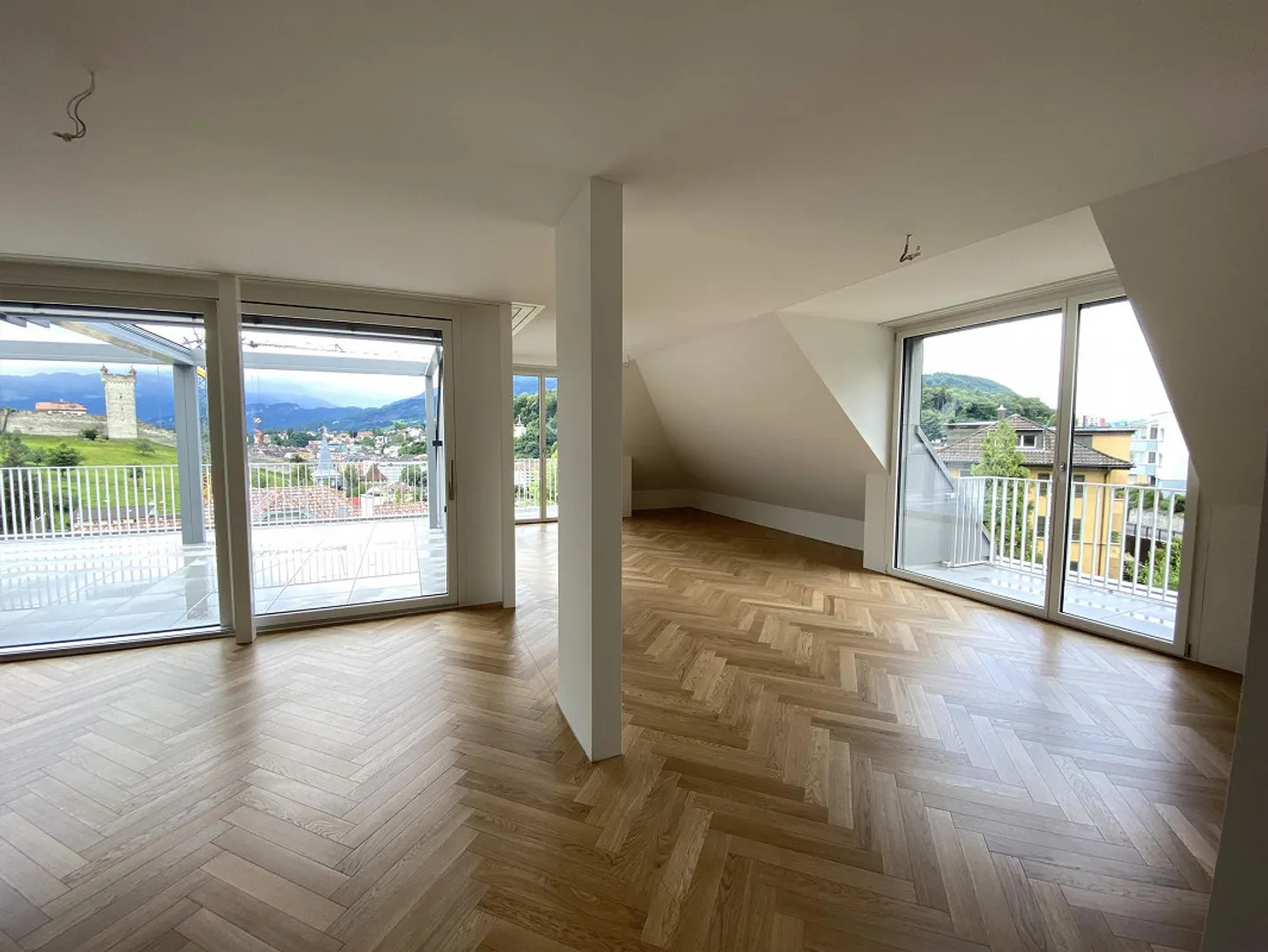 Vivre à un niveau élevé - appartement en attique exclusif en duplex - Photo 2 sur 12