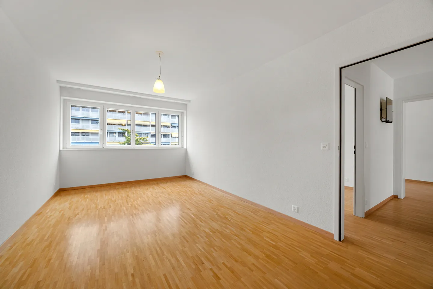 Spacious through apartment in Minergie building - Photo 10 of 13