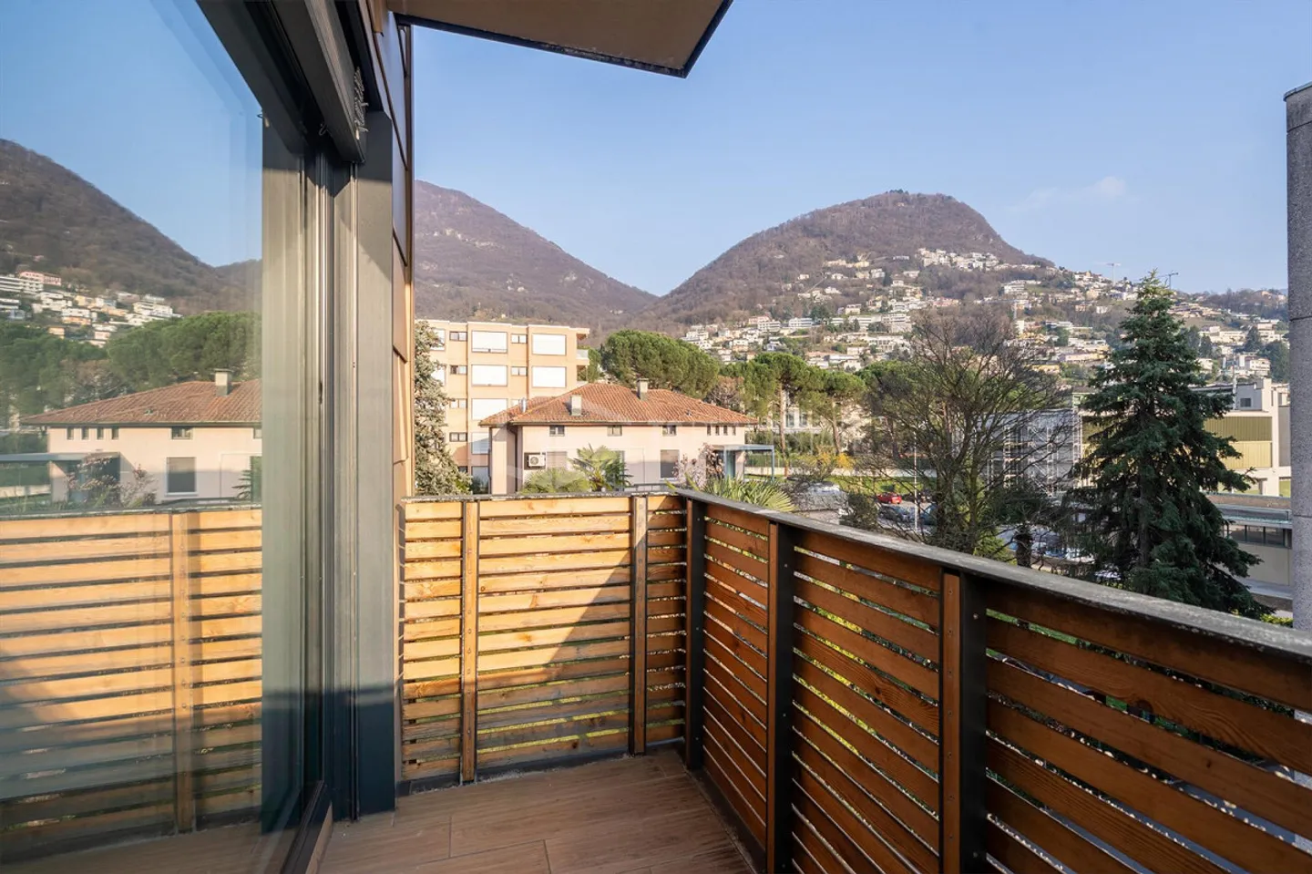 APPARTEMENT MEUBLÉ DE DEUX PIÈCES DANS UN SECTEUR BIEN SERVI - Photo 1 sur 7