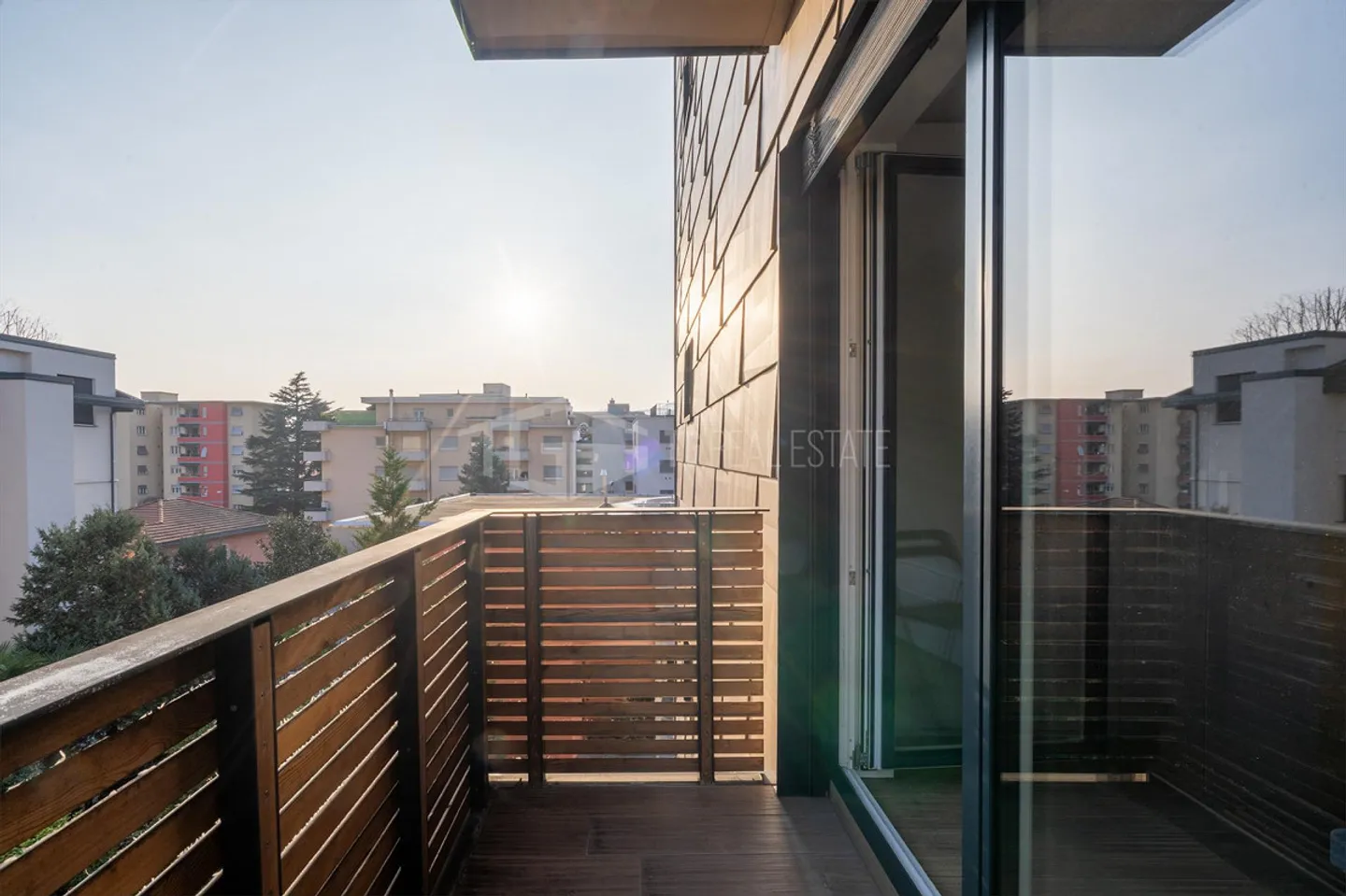 APPARTEMENT MEUBLÉ DE DEUX PIÈCES DANS UN SECTEUR BIEN SERVI - Photo 2 sur 7