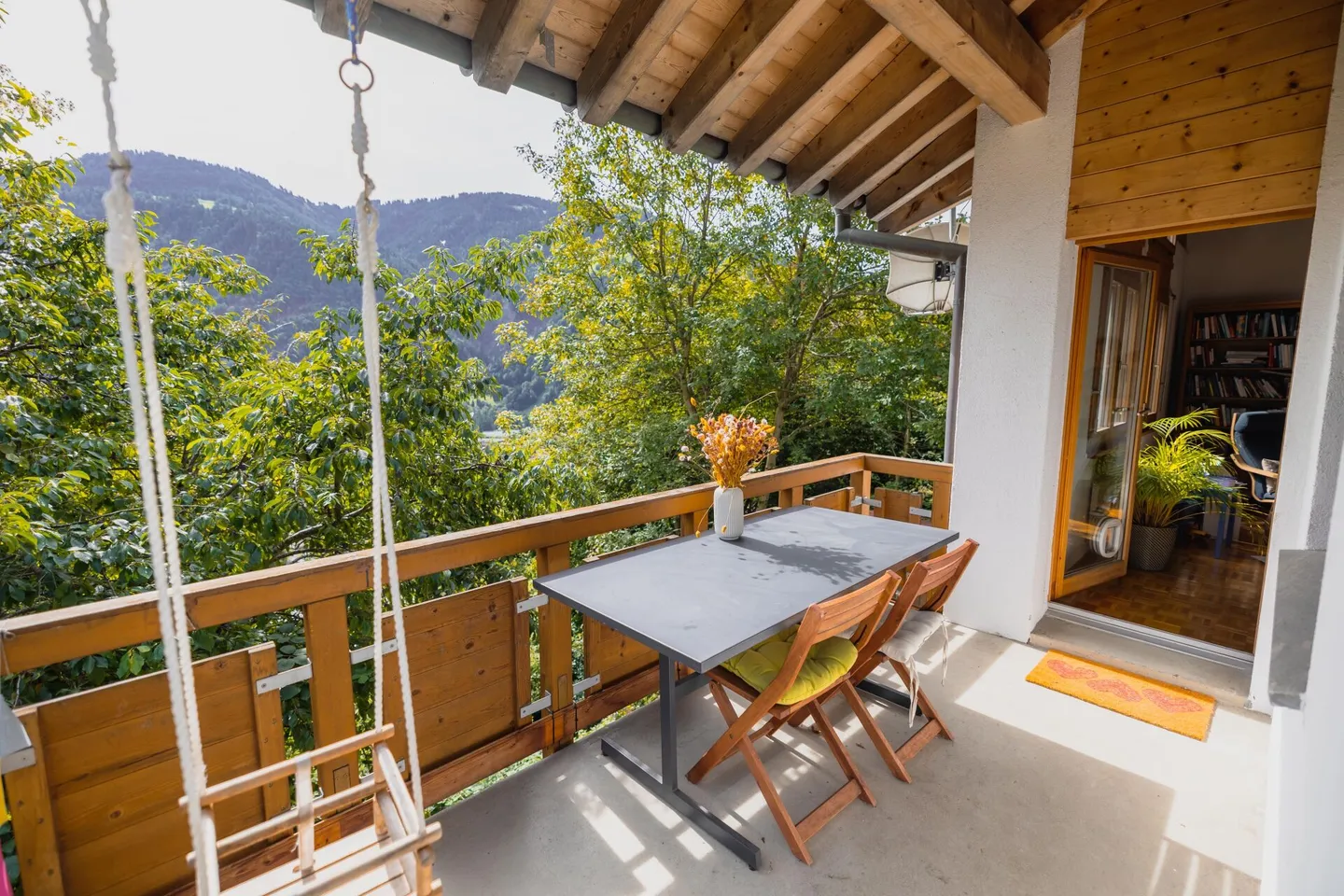 Semi-Detached House, Spacious Living Area in a Quiet and Nature-Friendly Location - Also Possible as a Second Home - Photo 2 of 13