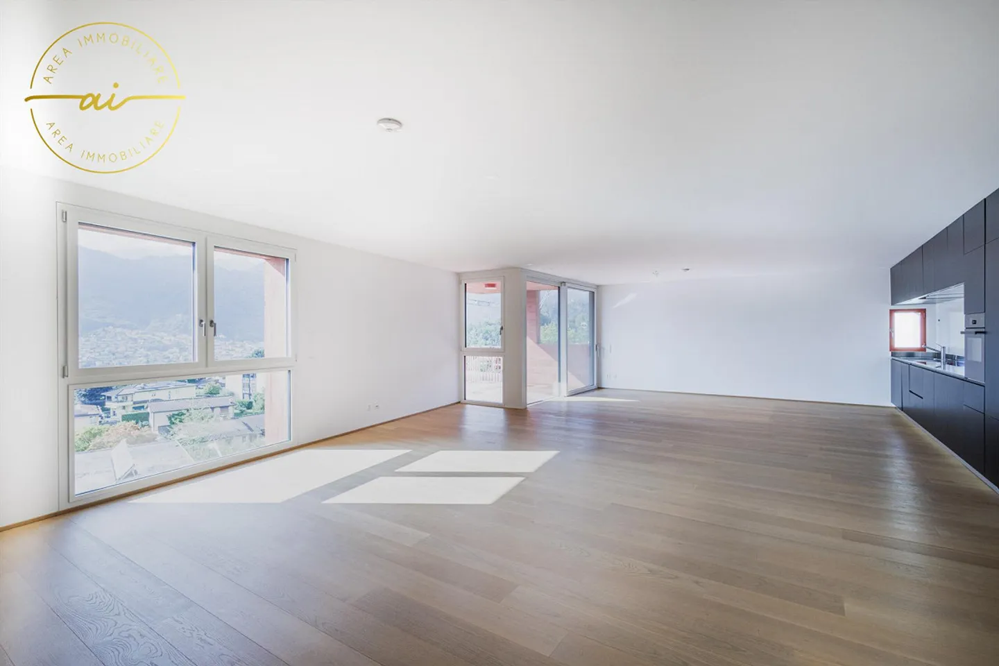 APPARTEMENT SPACIEUX ET LUMINEUX DE 5.5 PIÈCES À CUREGLIA - Photo 6 sur 13