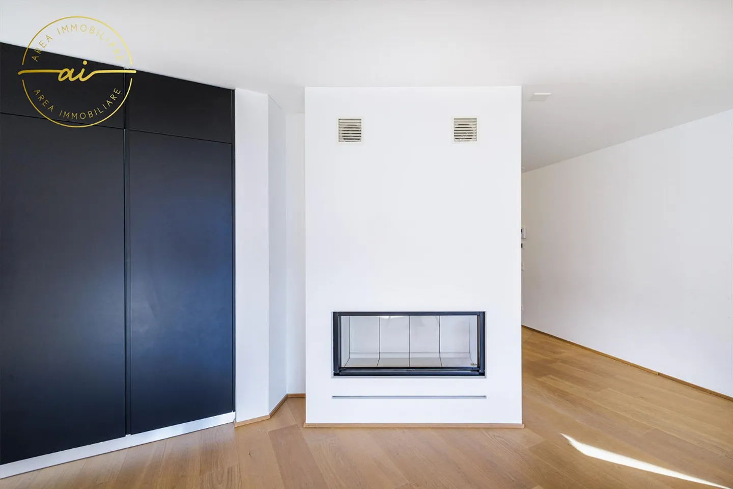 APPARTEMENT SPACIEUX ET LUMINEUX DE 5.5 PIÈCES À CUREGLIA - Photo 4 sur 13