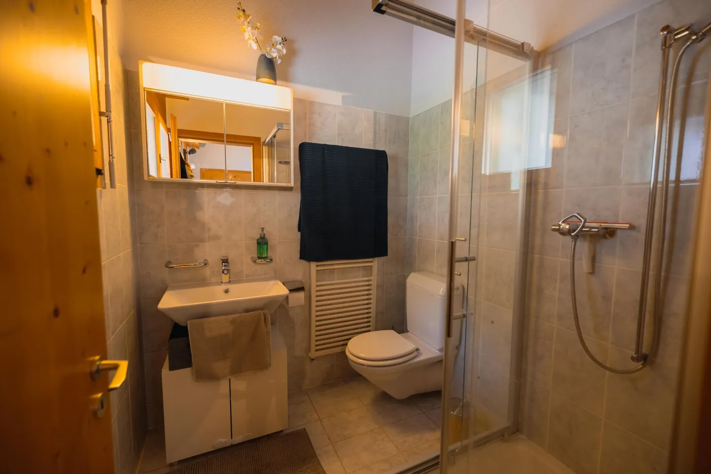 Semi-Detached House, Spacious Living Area in a Quiet and Nature-Friendly Location - Also Possible as a Second Home - Photo 6 of 13