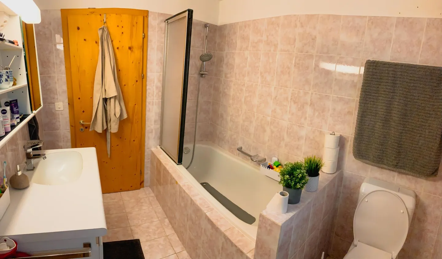 Semi-Detached House, Spacious Living Area in a Quiet and Nature-Friendly Location - Also Possible as a Second Home - Photo 10 of 13