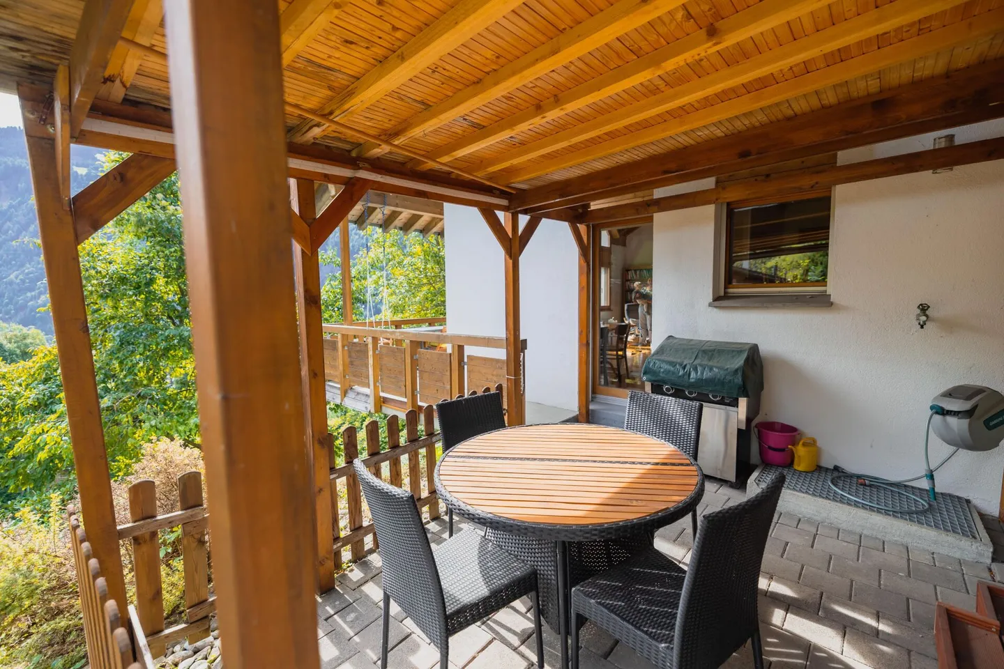 Semi-Detached House, Spacious Living Area in a Quiet and Nature-Friendly Location - Also Possible as a Second Home - Photo 11 of 13