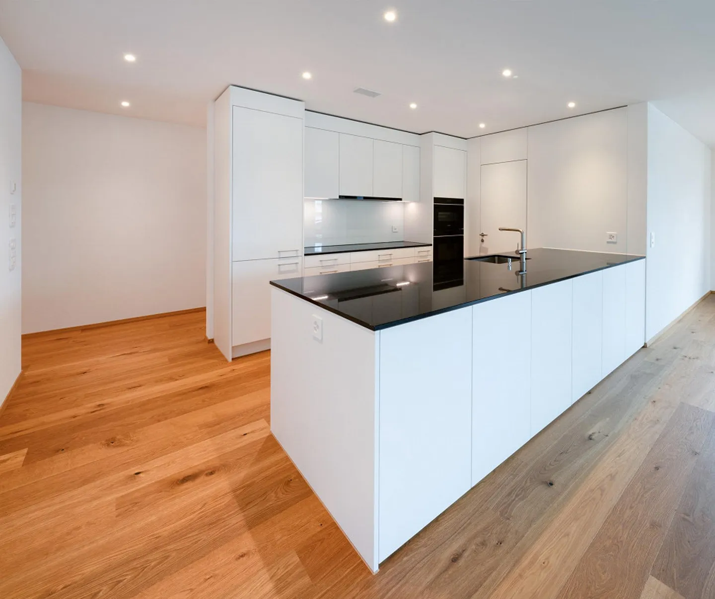 appartamento moderno attrezzato di 4,5 stanze - Foto 4 di 14