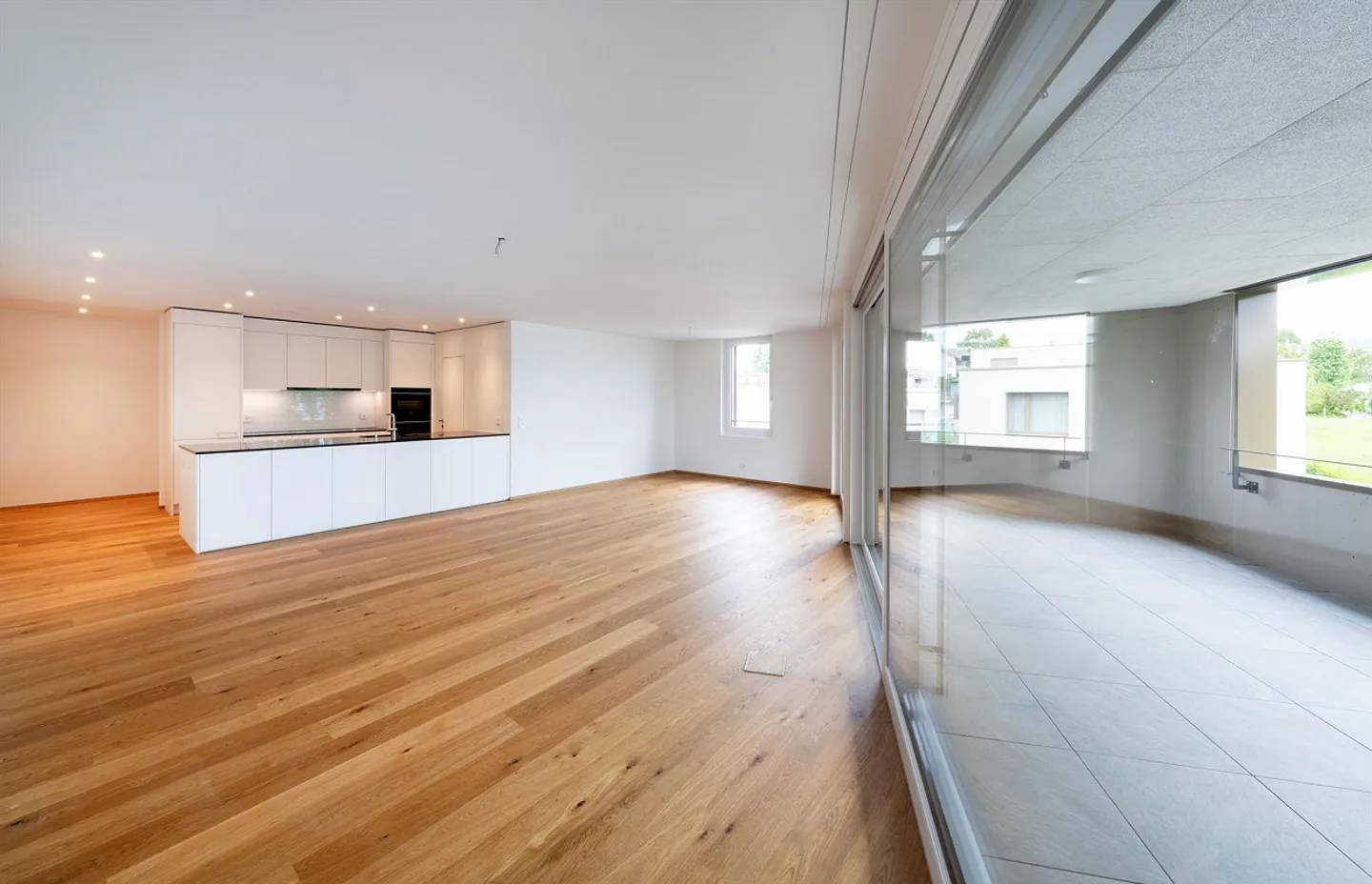 appartamento moderno attrezzato di 4,5 stanze - Foto 5 di 14