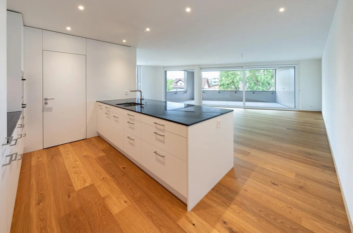 appartamento moderno attrezzato di 4,5 stanze - Foto 1 di 14