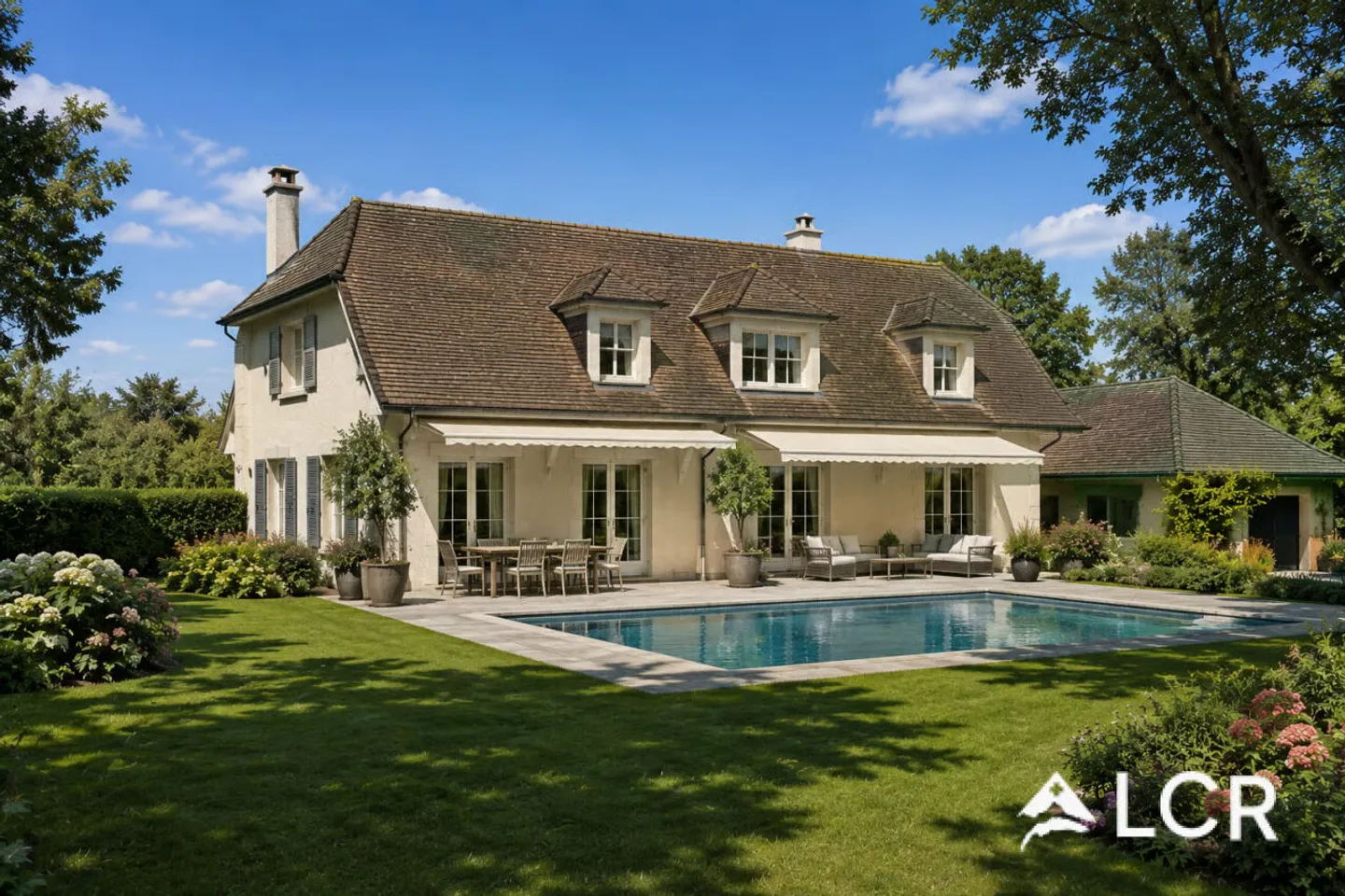 Propriété familiale élégante avec piscine et grand jardin privé à Coppet - Photo 1 sur 1