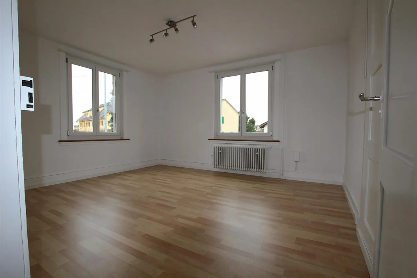 2.5 Room Apartment - Photo 3 of 7