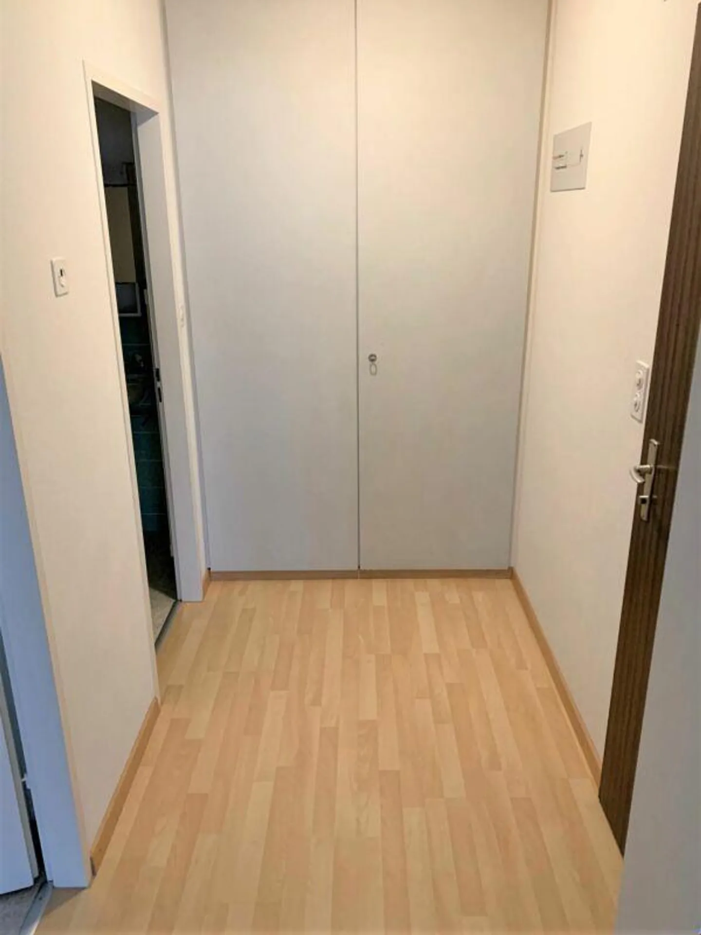 Geräumige Wohnung mit Balkon - Foto 6 von 8