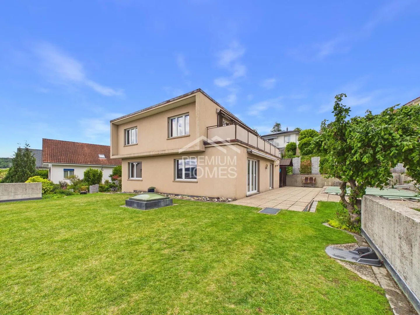 Maison familiale avec appartement - Potentiel dans le meilleur emplacement - Photo 2 sur 13