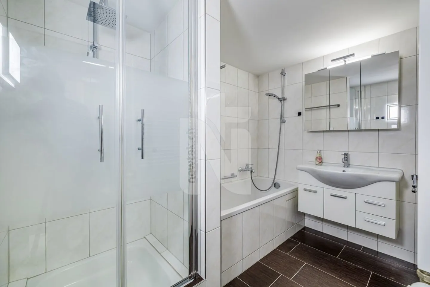 Residential building for sale - Photo 9 of 13