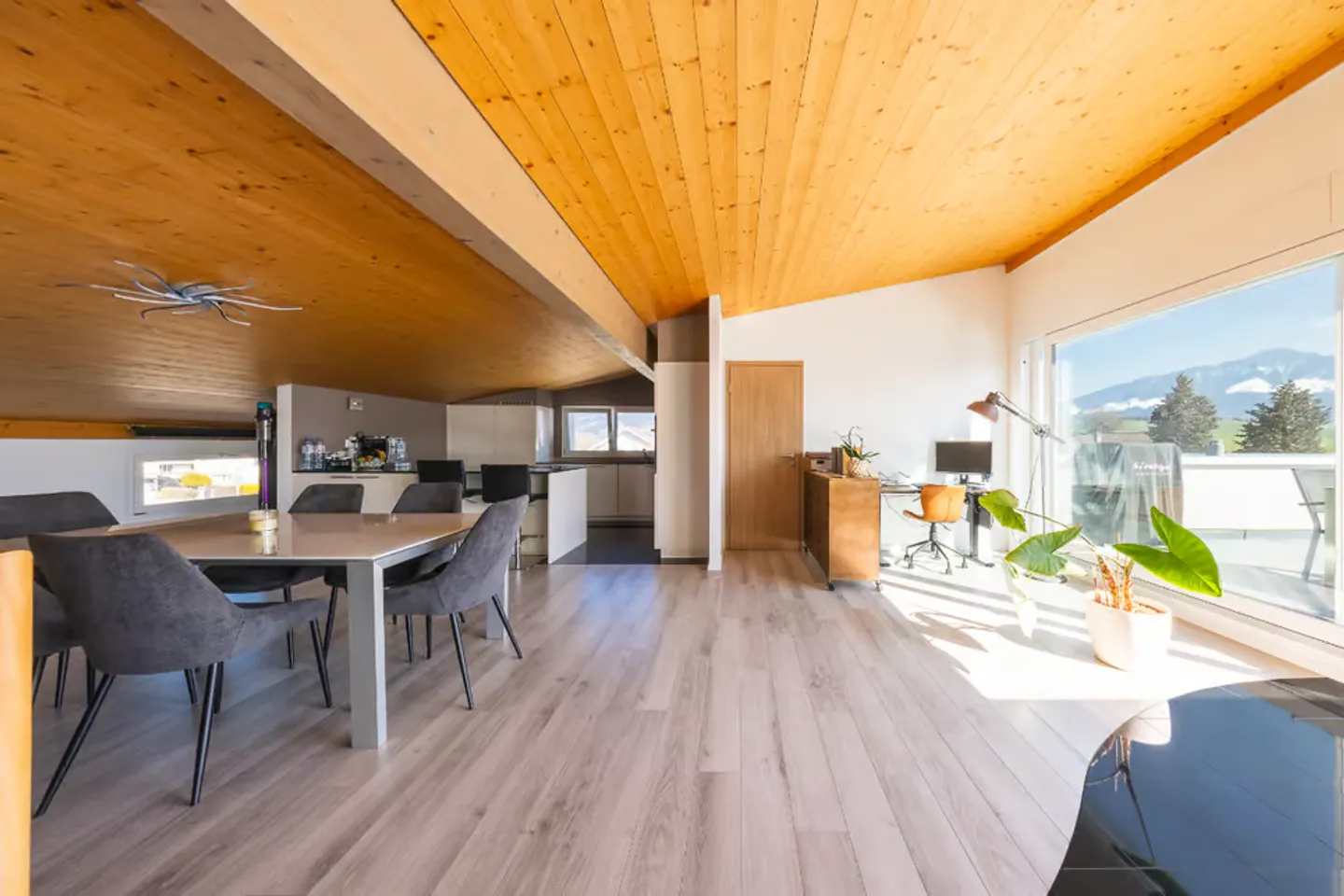 Rare for sale: duplex penthouse with large terrace - Photo 8 of 13