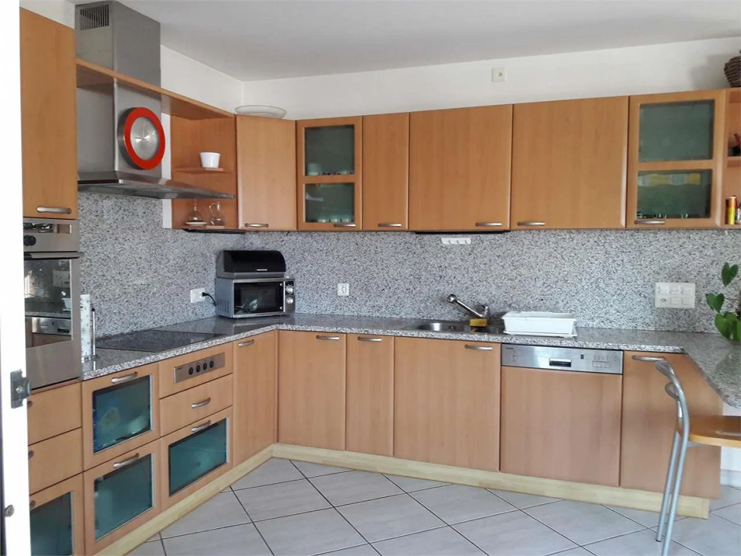 Comano - Spacious and Bright Single-Family House (5 Bedrooms) with Garden - Photo 12 of 13